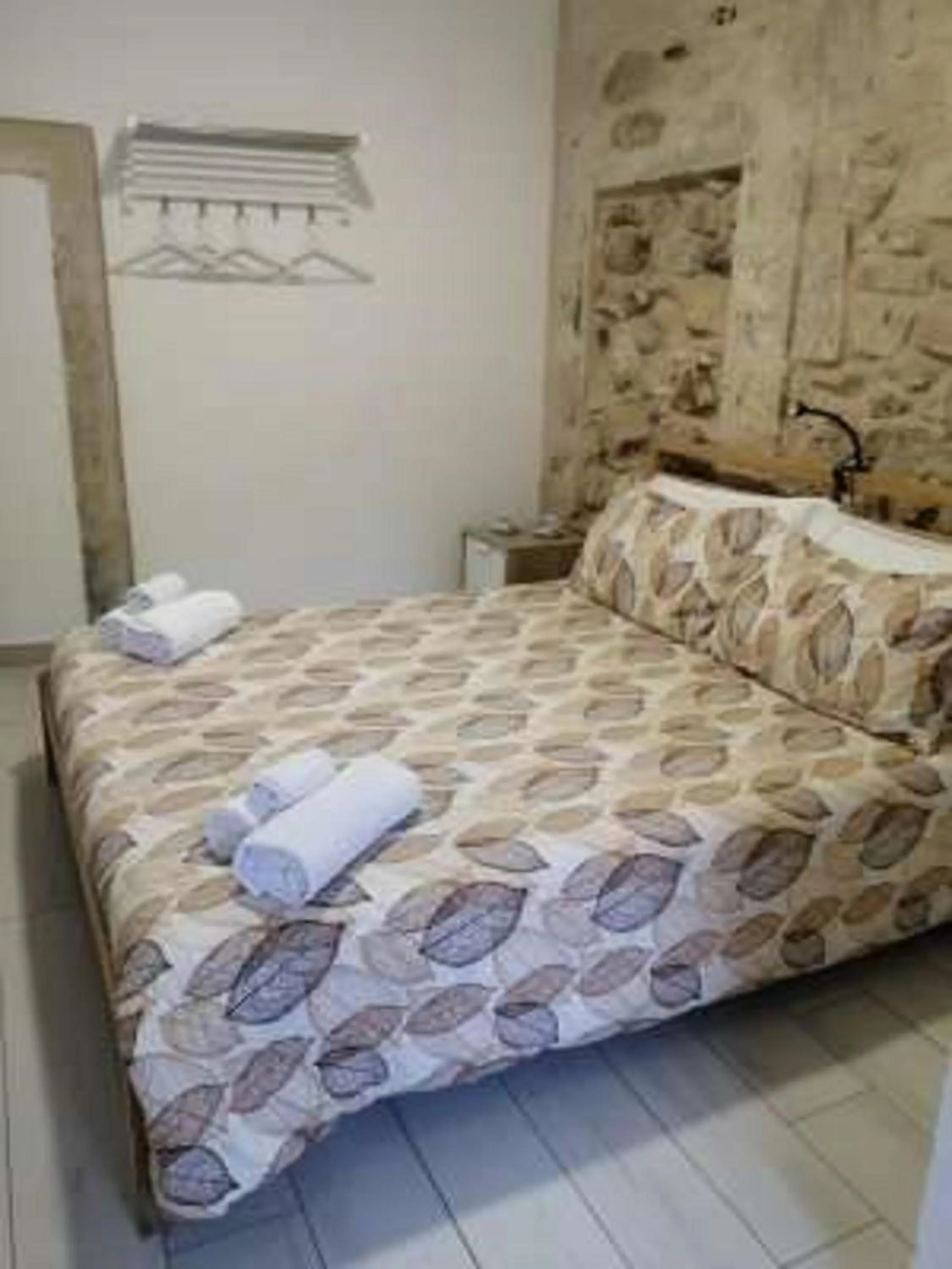 Shower, Bed in Il Daviduccio ibla