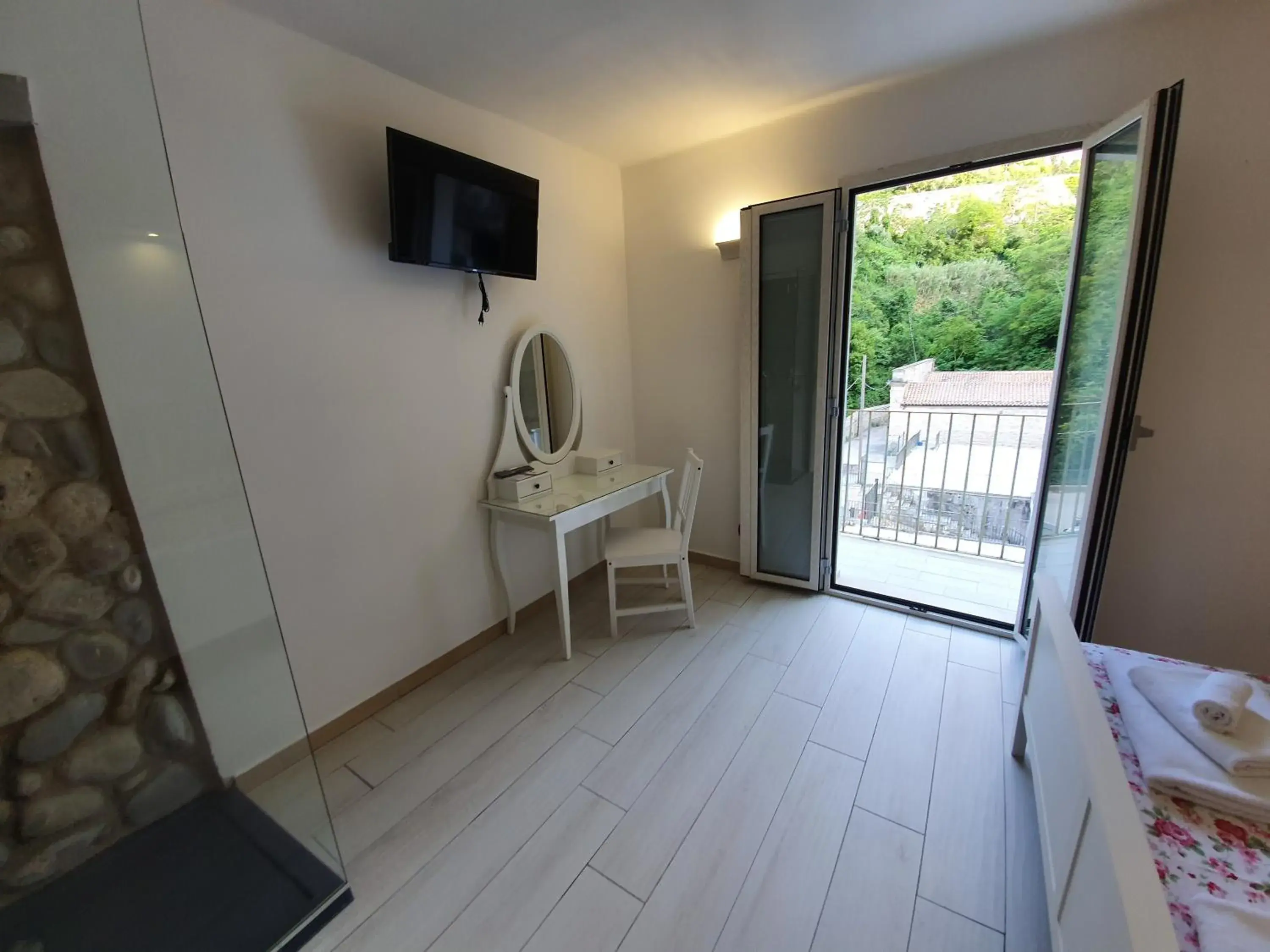 Deluxe Double Room with Balcony in Il Daviduccio ibla Deluxe Double Room with Balcony in Il Daviduccio ibla