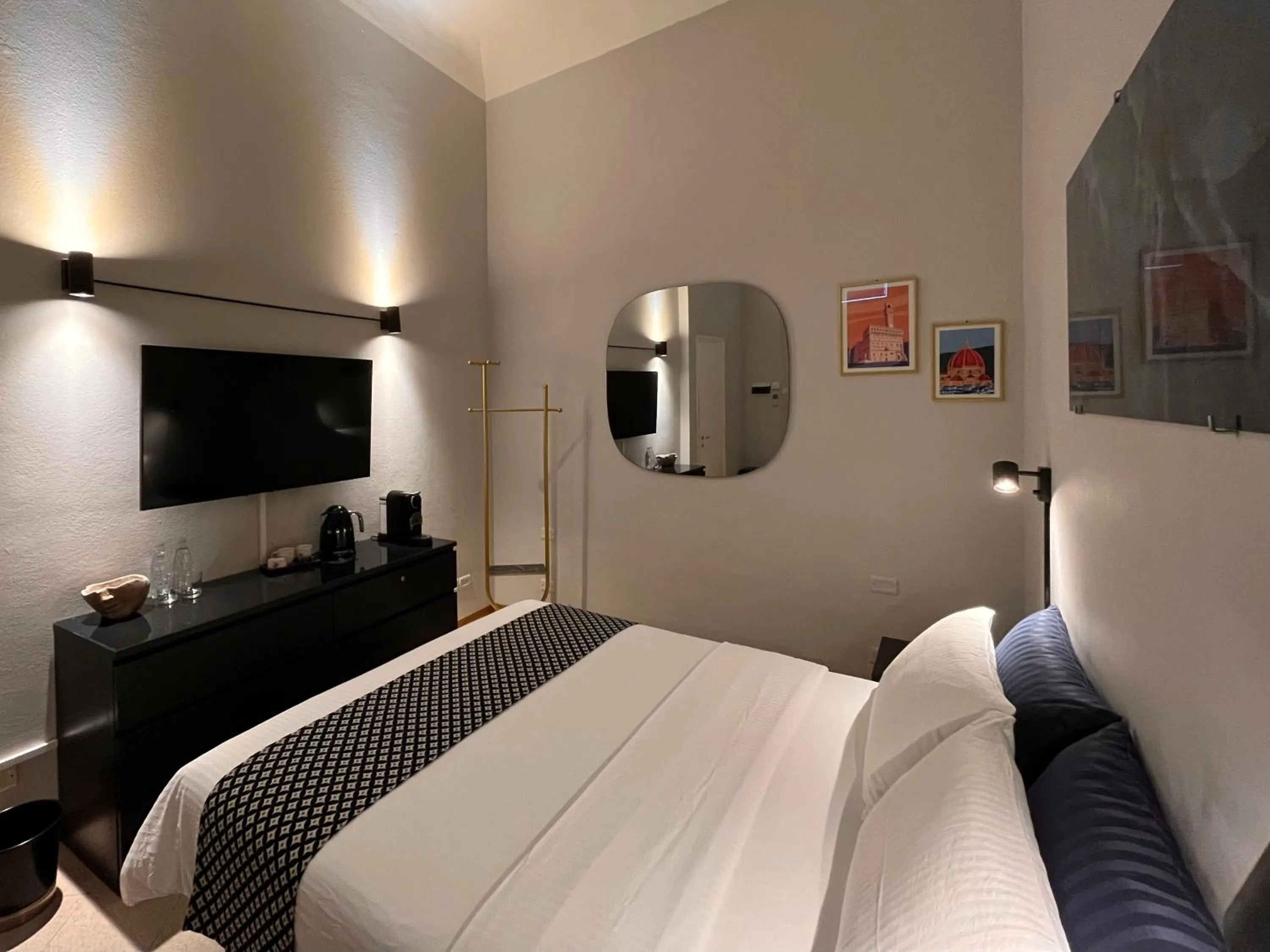 Double Room with Private Bathroom in Arno Boutique
