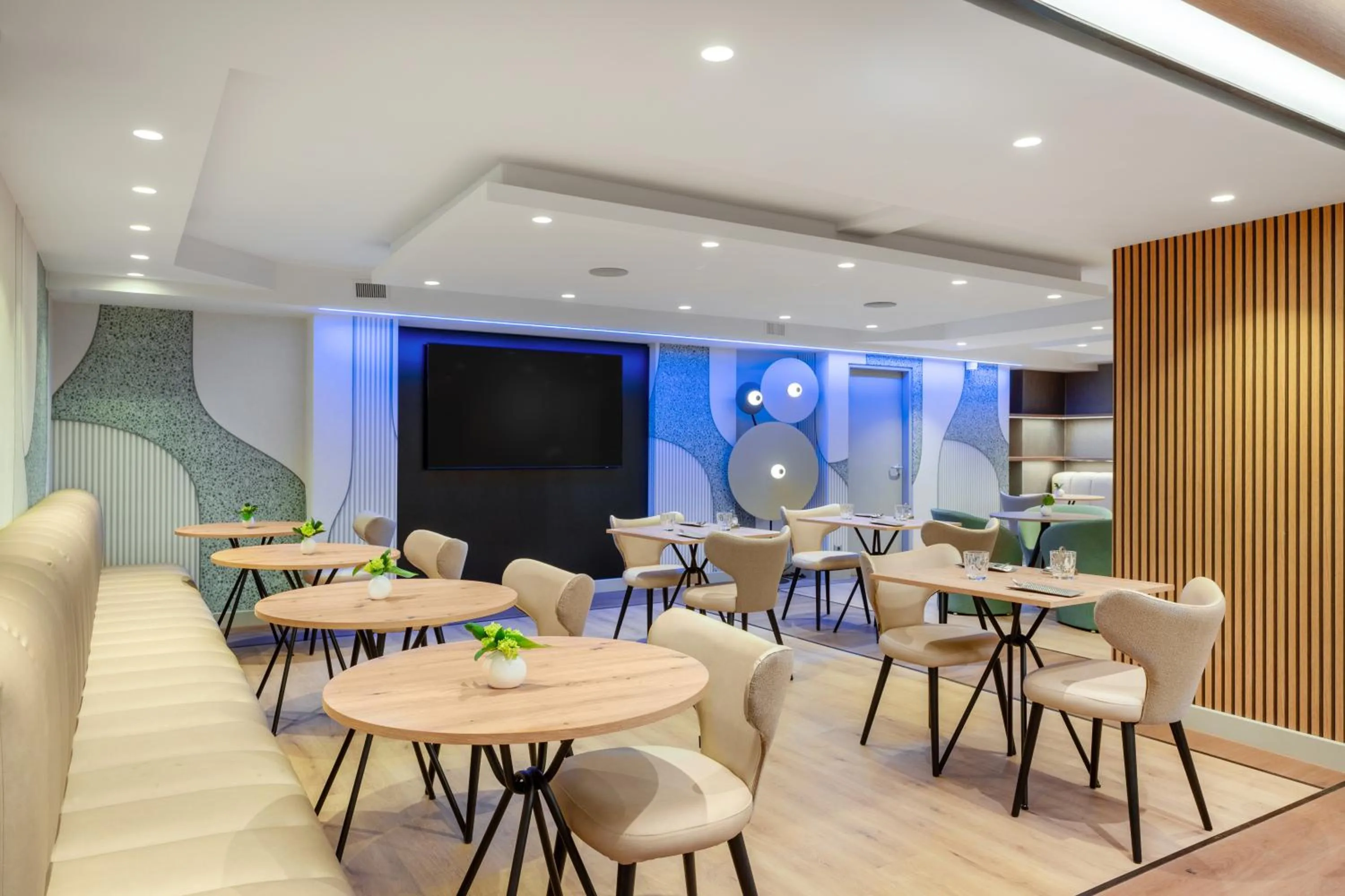 Lounge or bar in Danubius Hotel Hungaria City Center