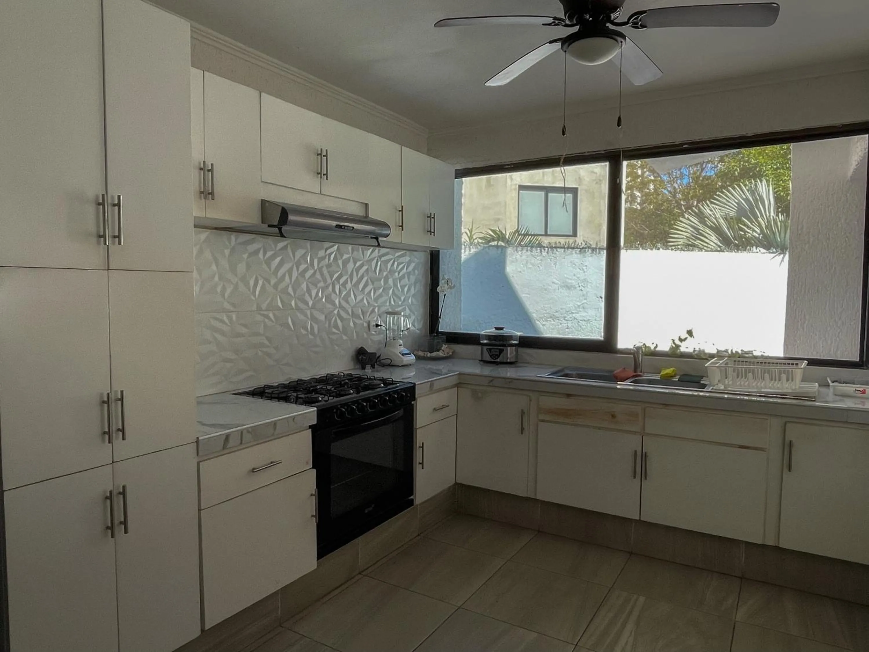 Kitchen or kitchenette in Casa Luna Family & Friends