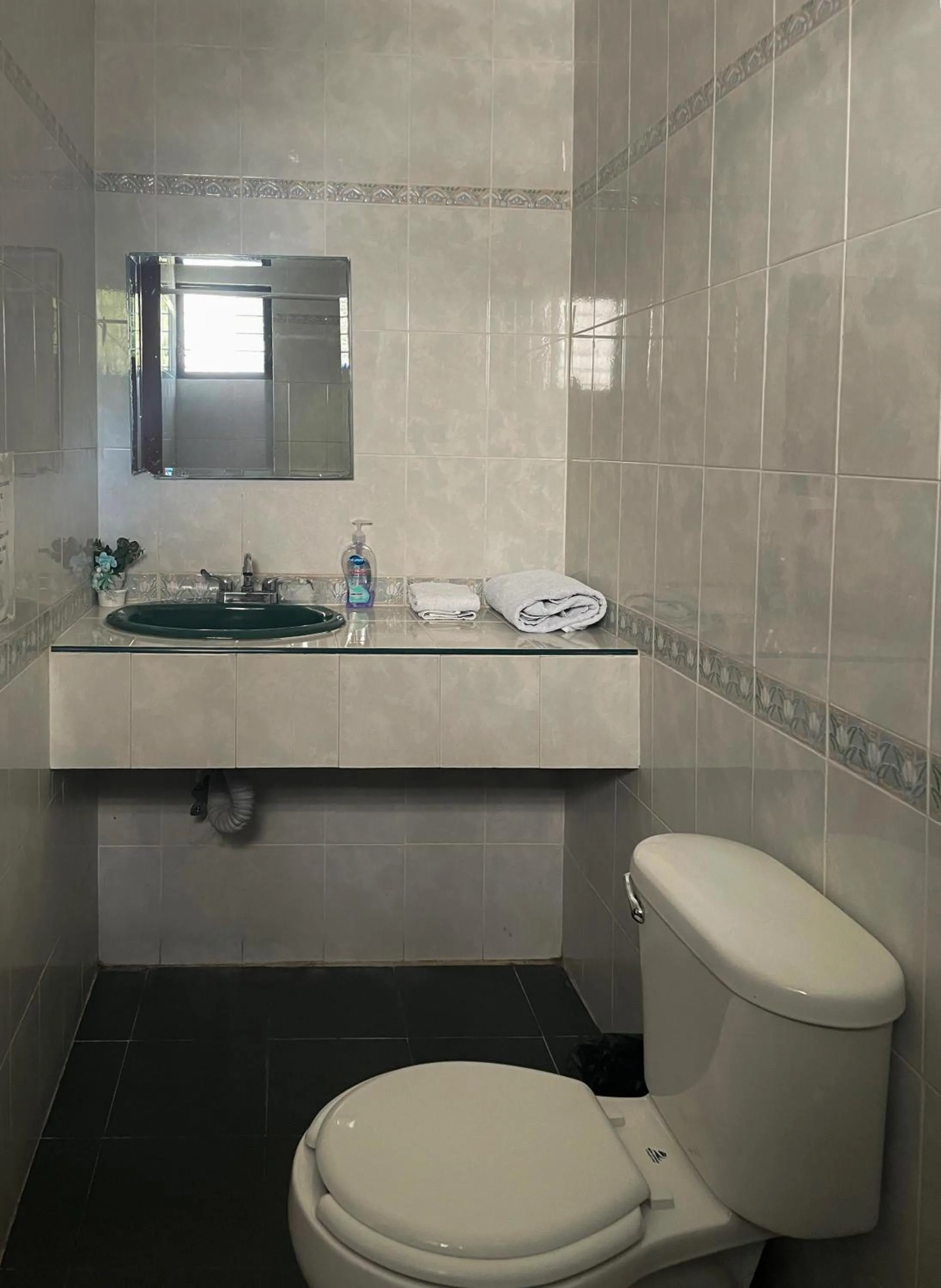 Toilet in Casa Luna Family & Friends