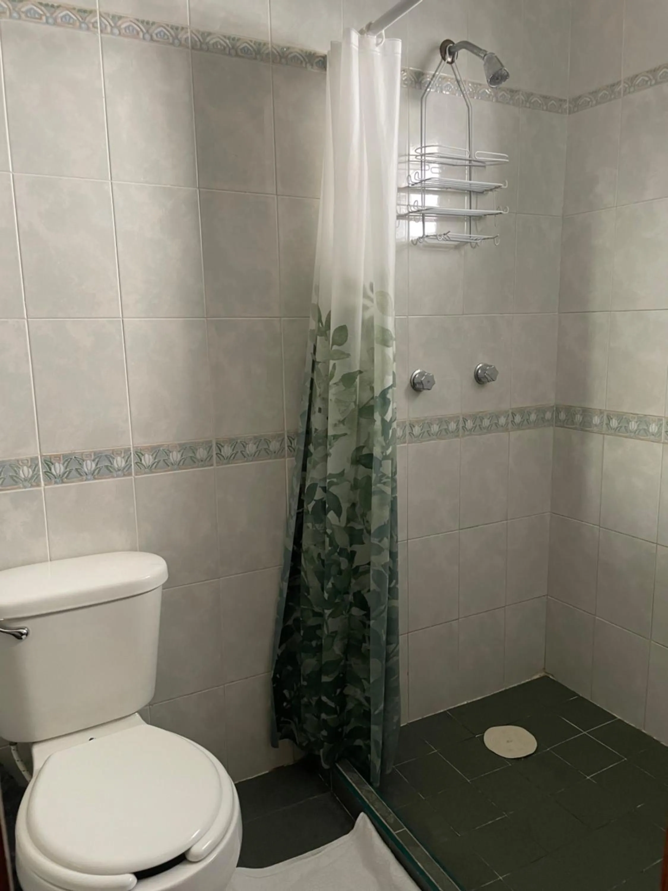 Shower in Casa Luna Family & Friends