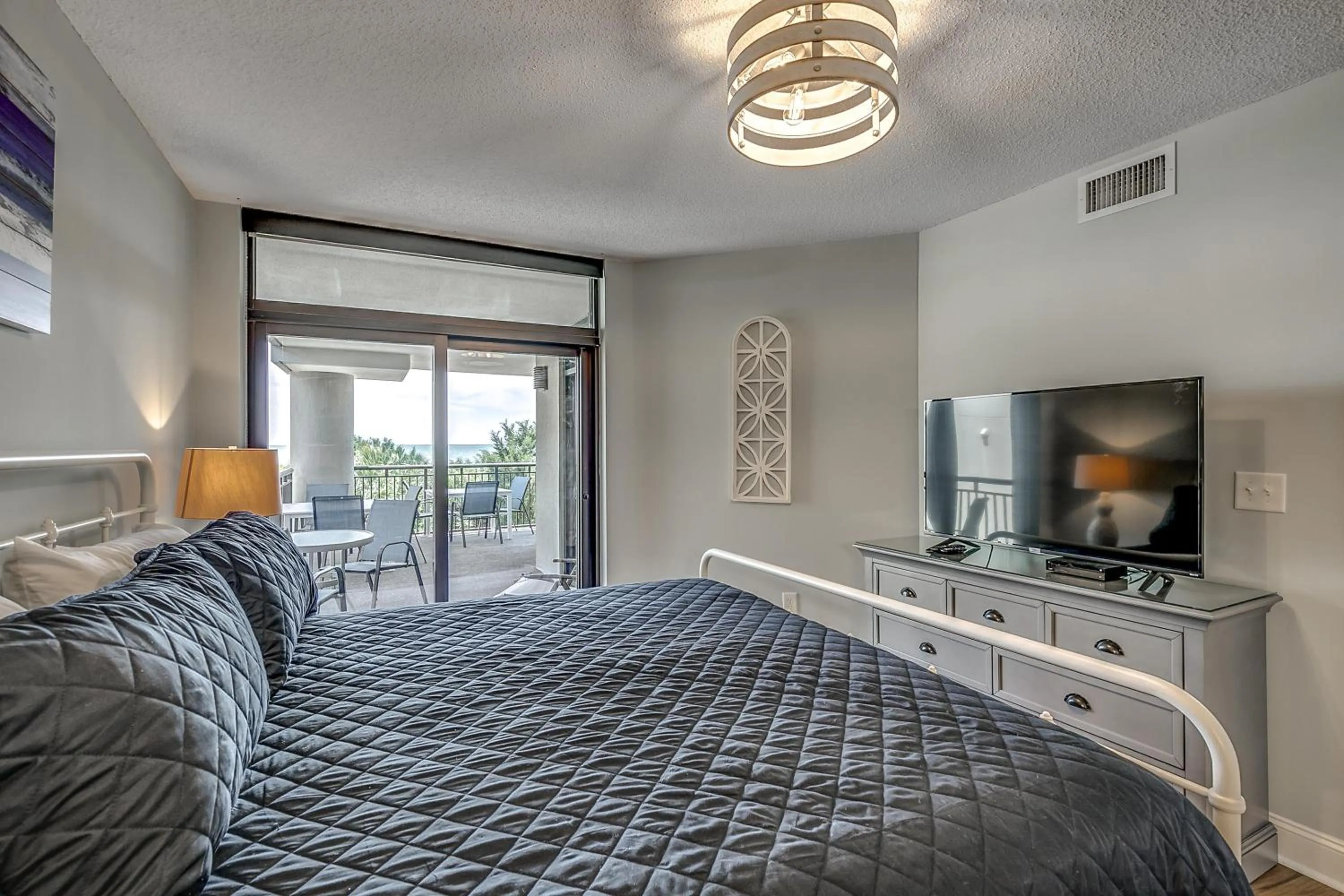 Bed in South Wind - 201