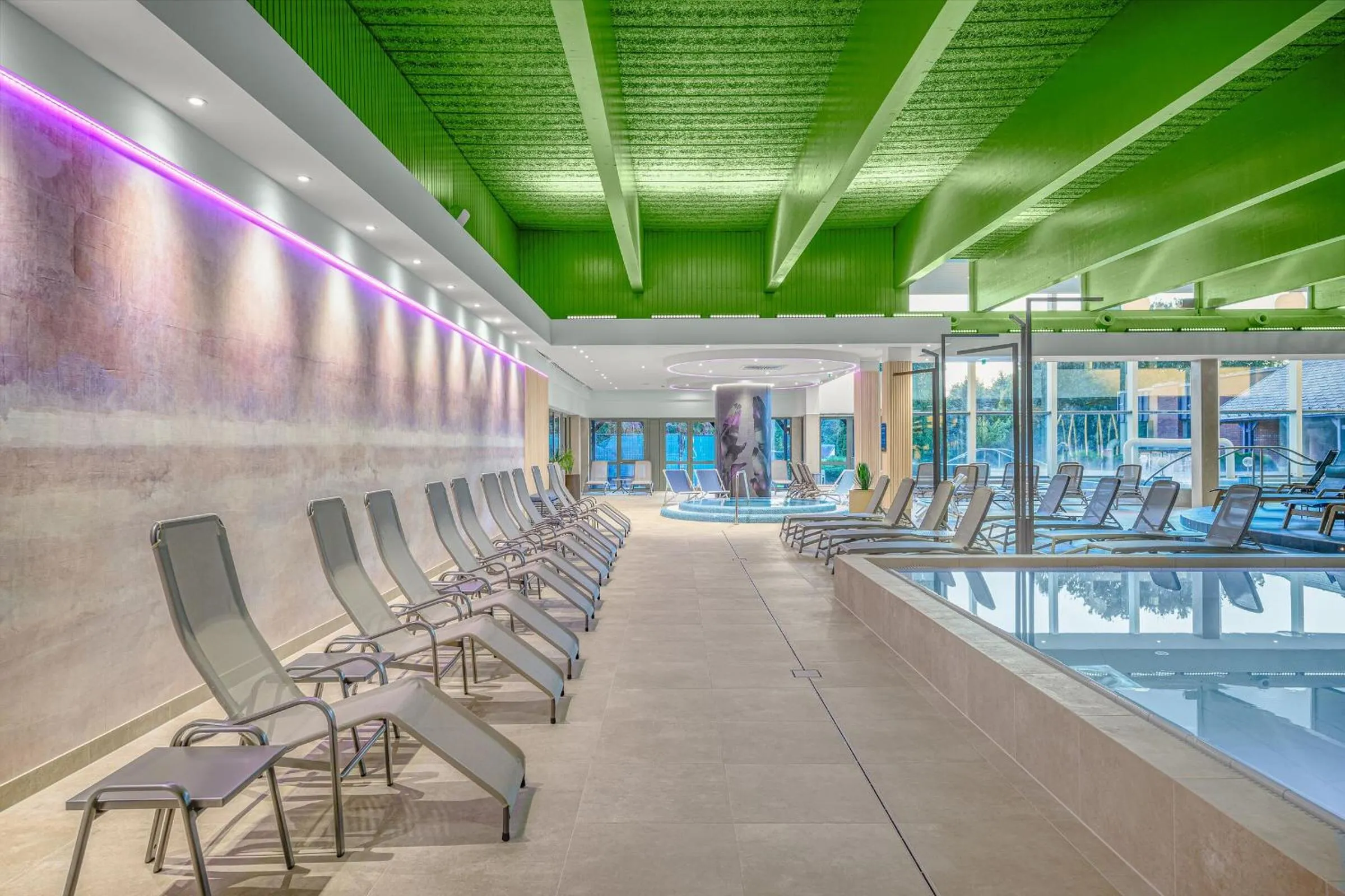 Swimming pool in Danubius Hotel Bük