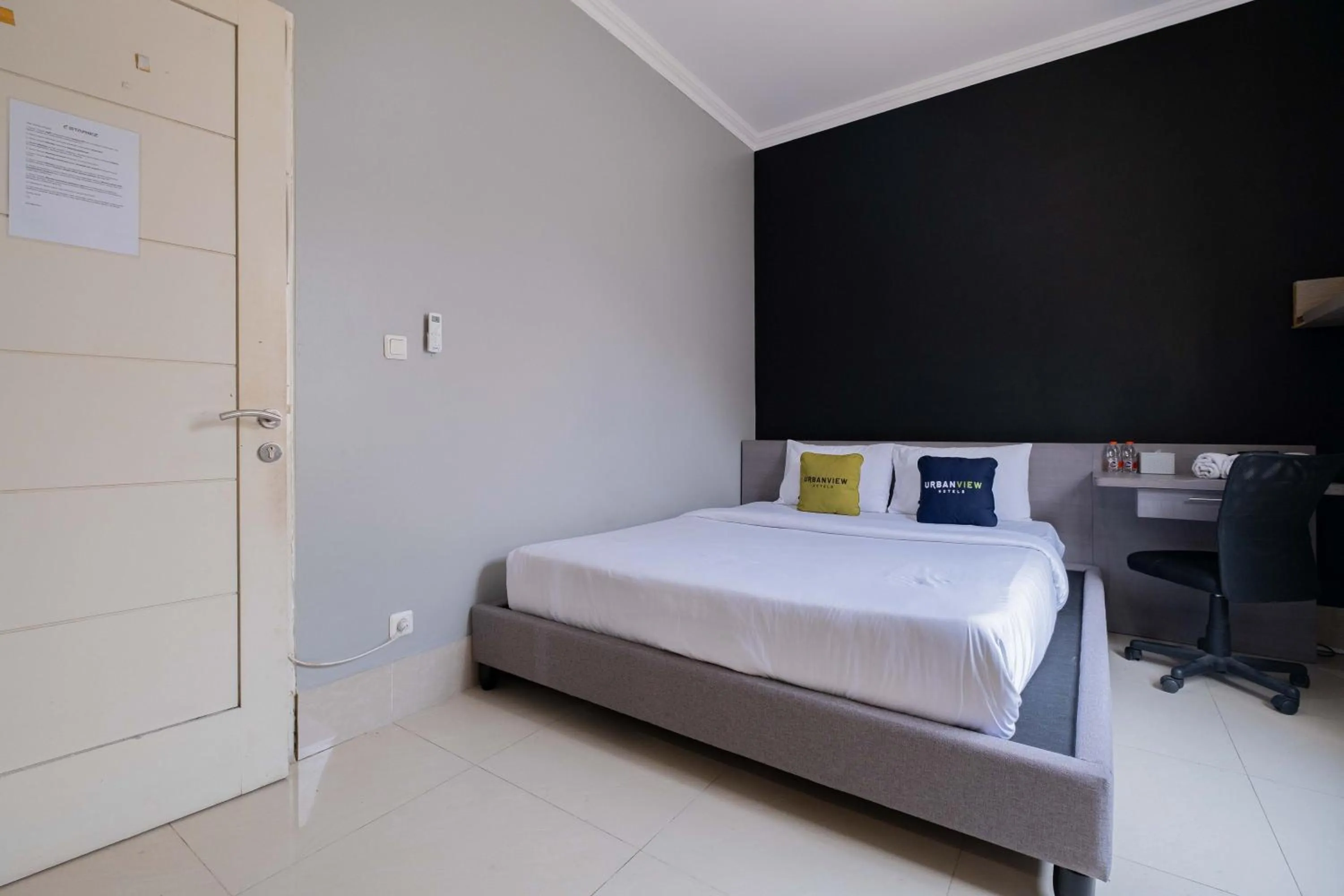 Bed in Urbanview Hotel Stariez Karawaci Tangerang by RedDoorz