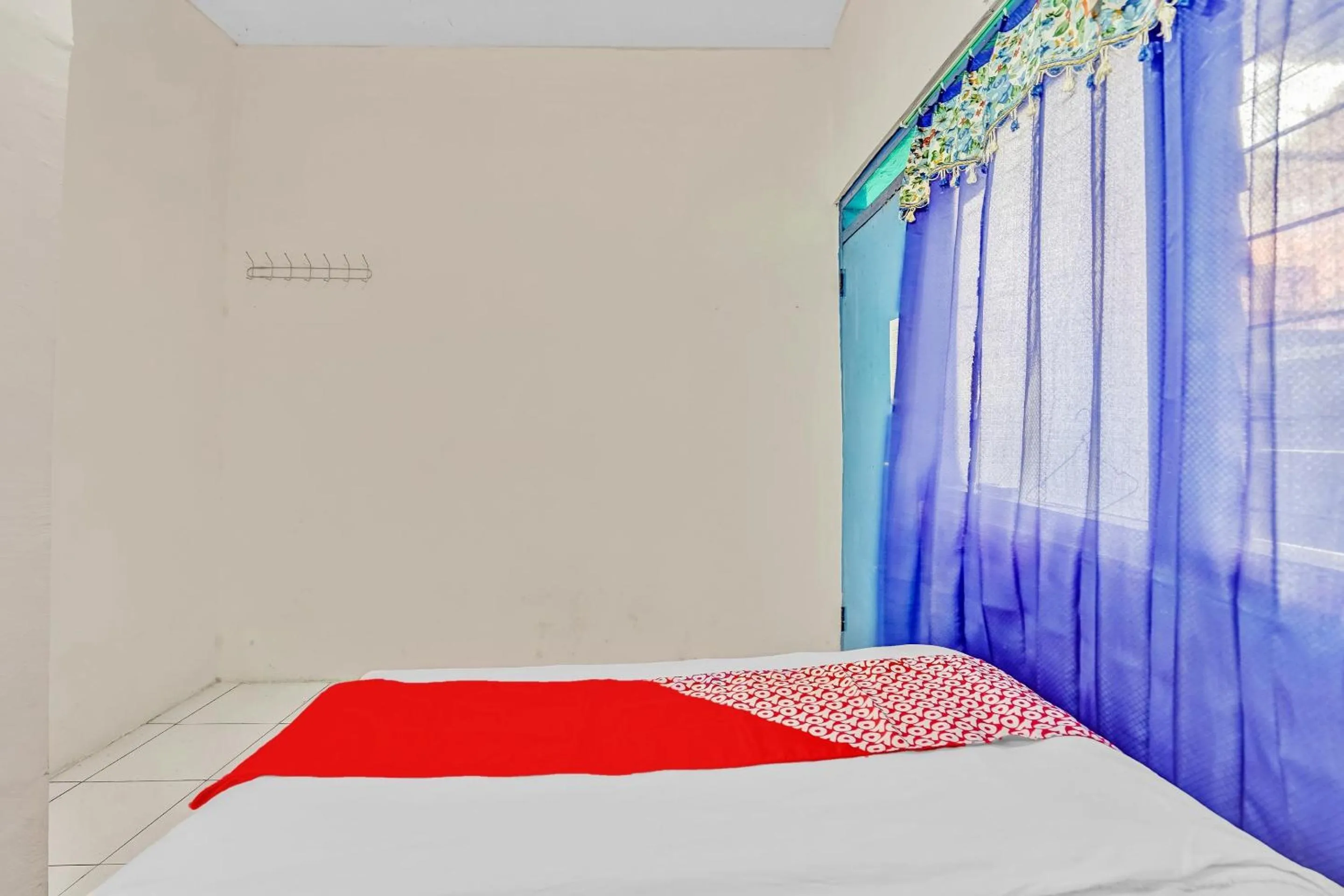 Bedroom, Bed in OYO Life 90523 Homestay Jenggolo