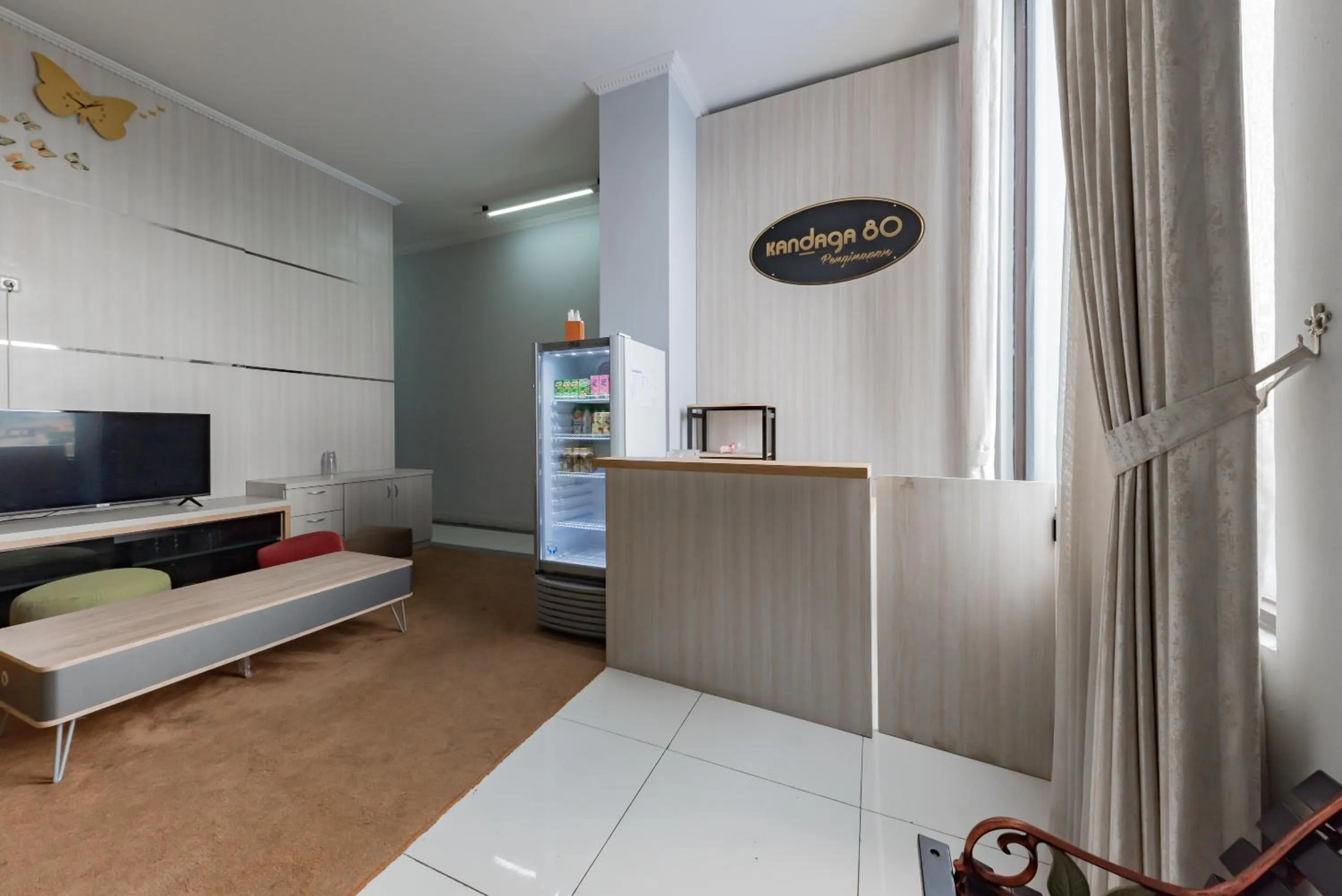 Lobby or reception, Bed in RedDoorz at Kandaga 80 near Stadium Arcamanik