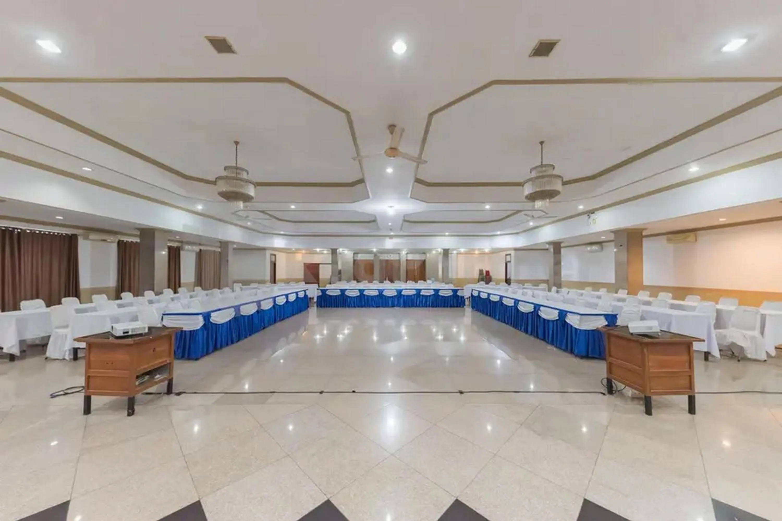 Meeting/conference room in Hotel Ayong Linggarjati Kuningan Mitra RedDoorz
