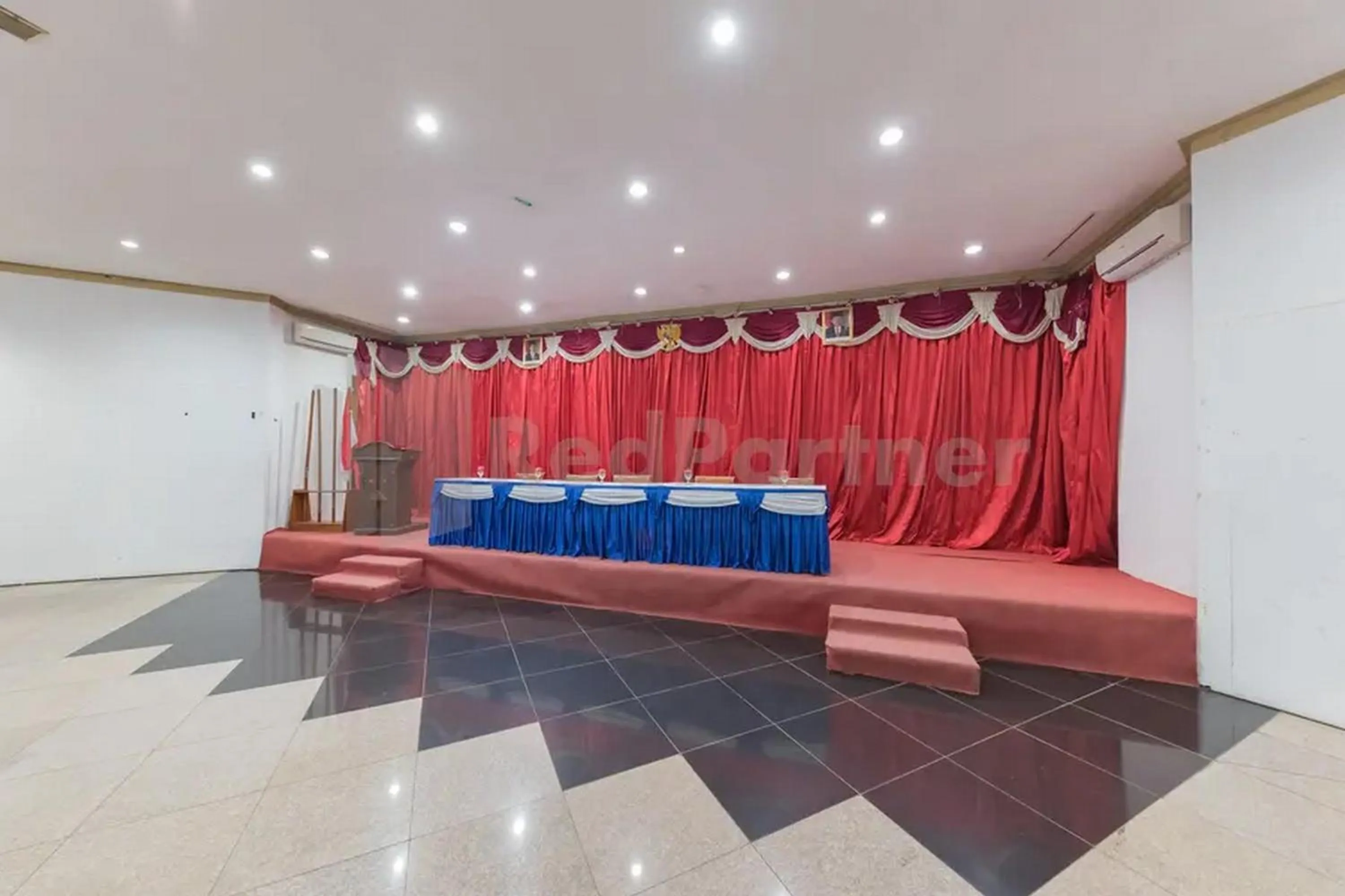 Property building in Hotel Ayong Linggarjati Kuningan Mitra RedDoorz