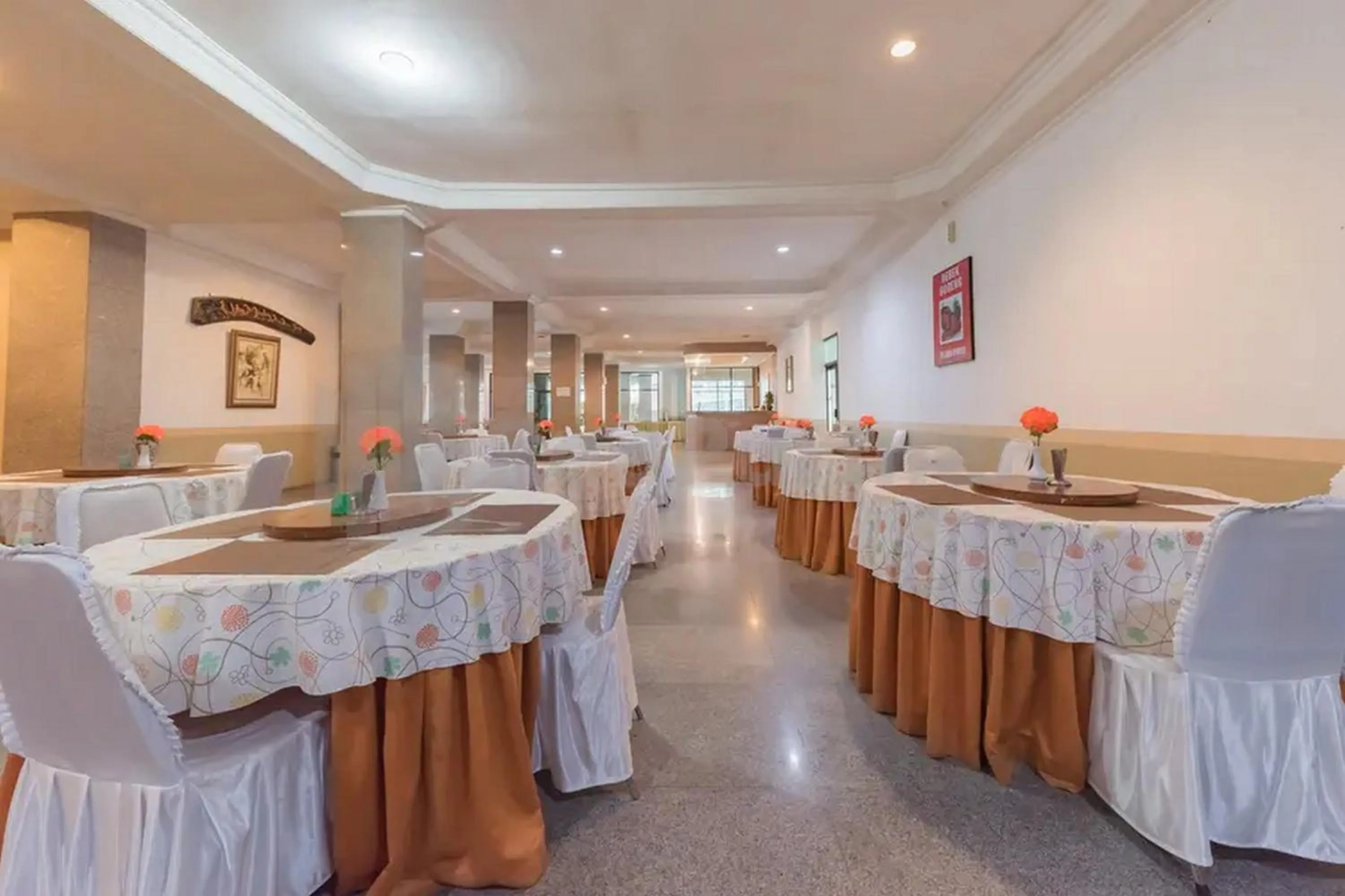 Restaurant/places to eat in Hotel Ayong Linggarjati Kuningan Mitra RedDoorz