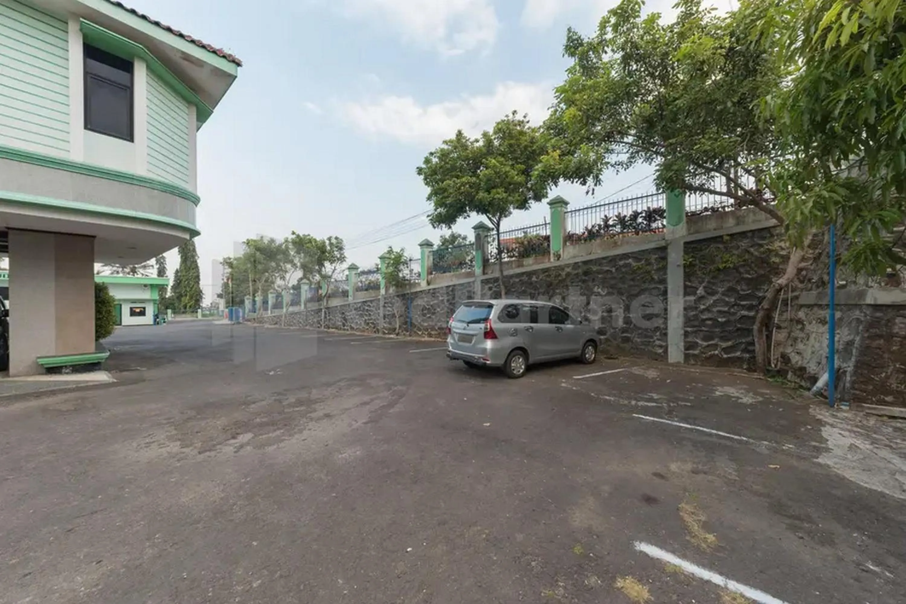 Property building in Hotel Ayong Linggarjati Kuningan Mitra RedDoorz