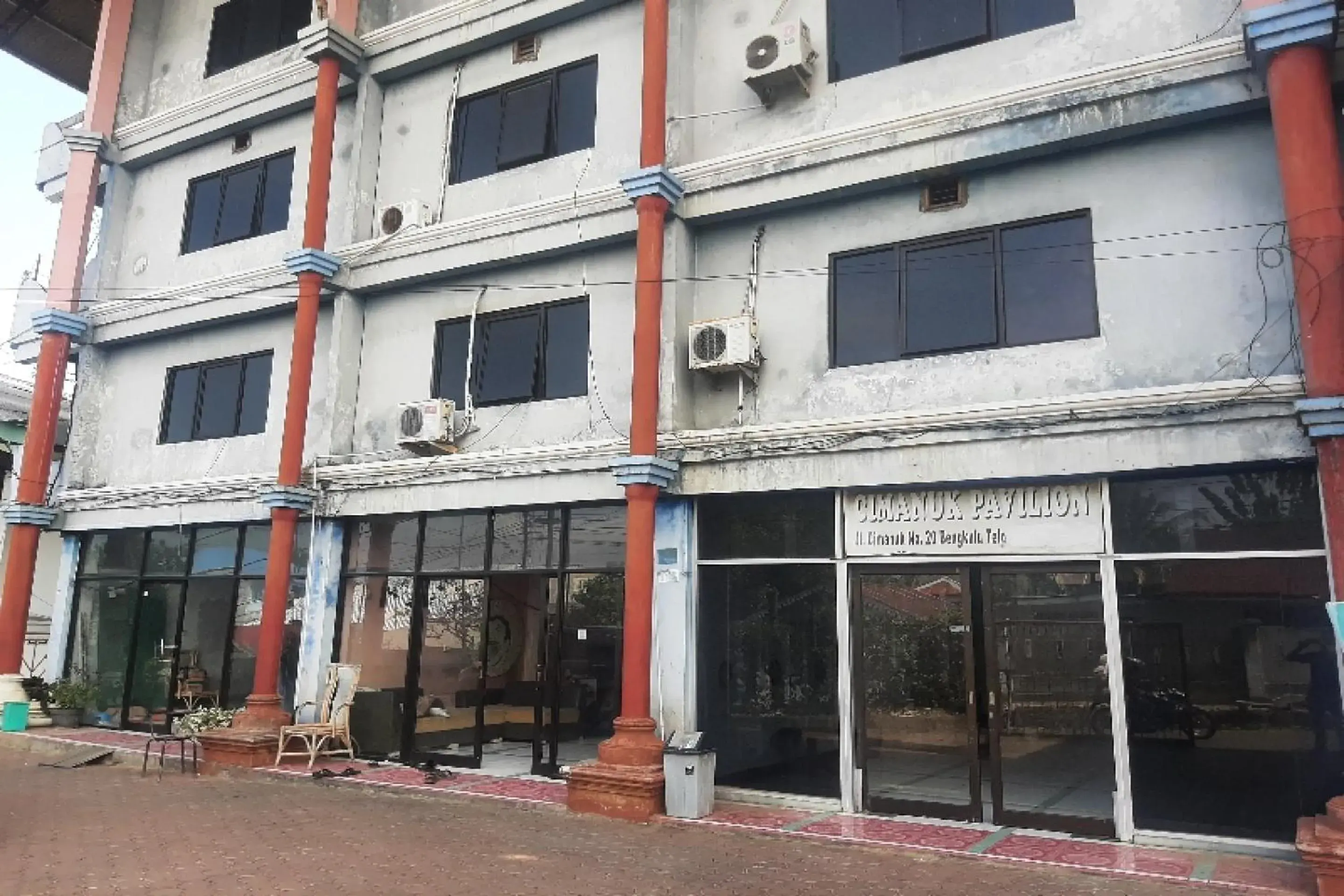 Facade/entrance in Hotel O Cimanuk Pavilion Facade/entrance in Hotel O Cimanuk Pavilion