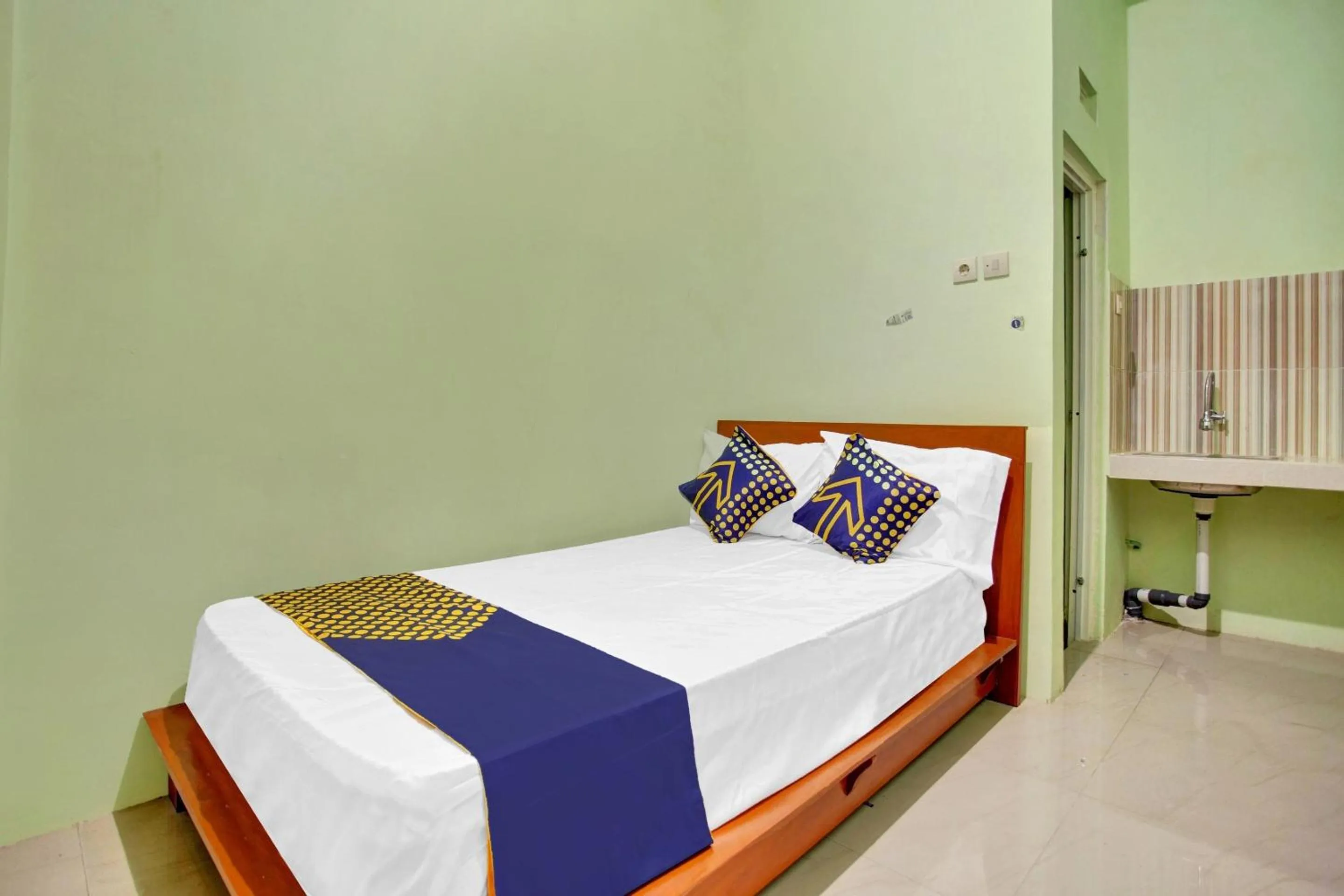 Bedroom, Bed in OYO 90537 De Wisma Emas