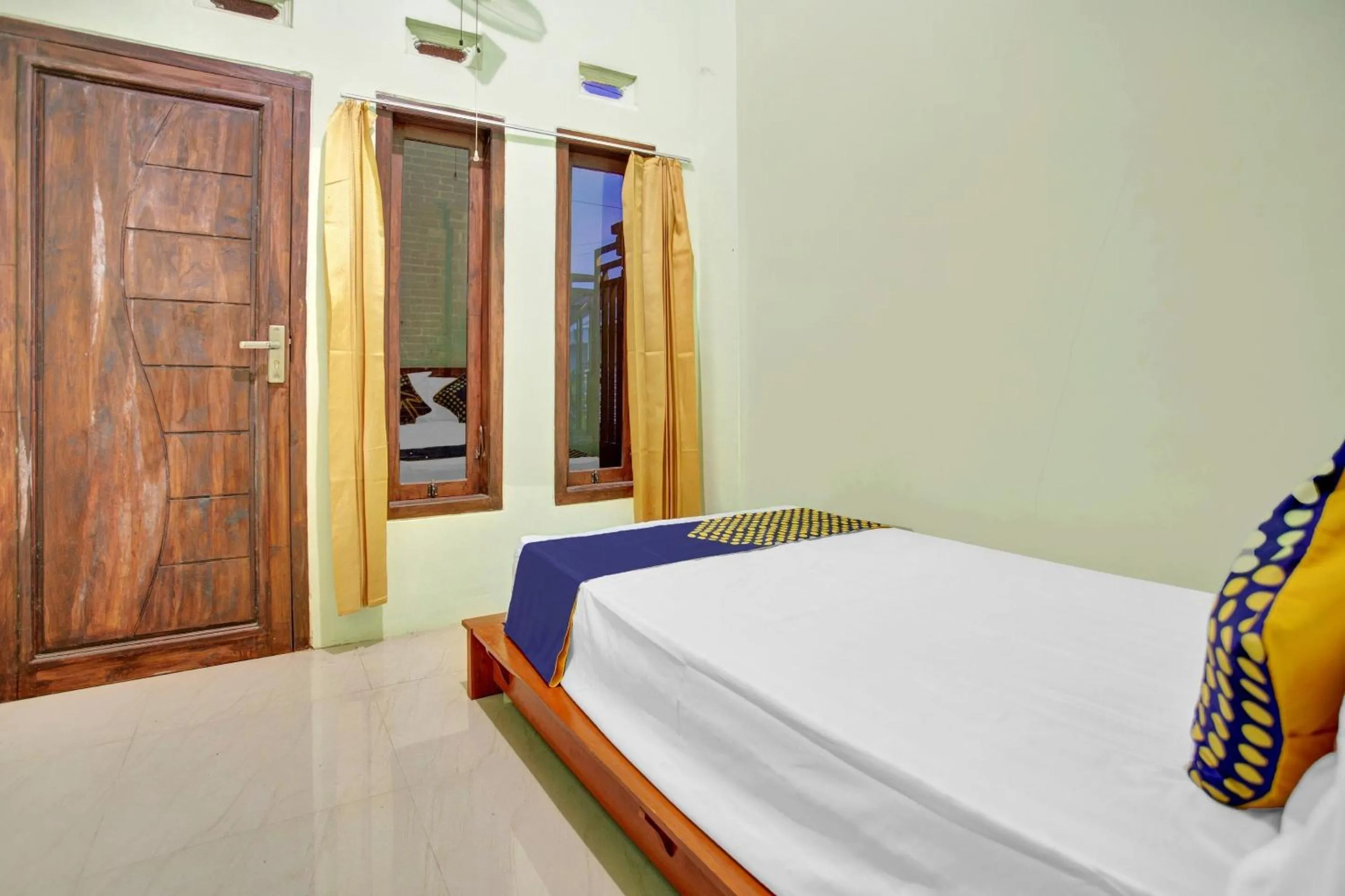 Bedroom, Bed in OYO 90537 De Wisma Emas