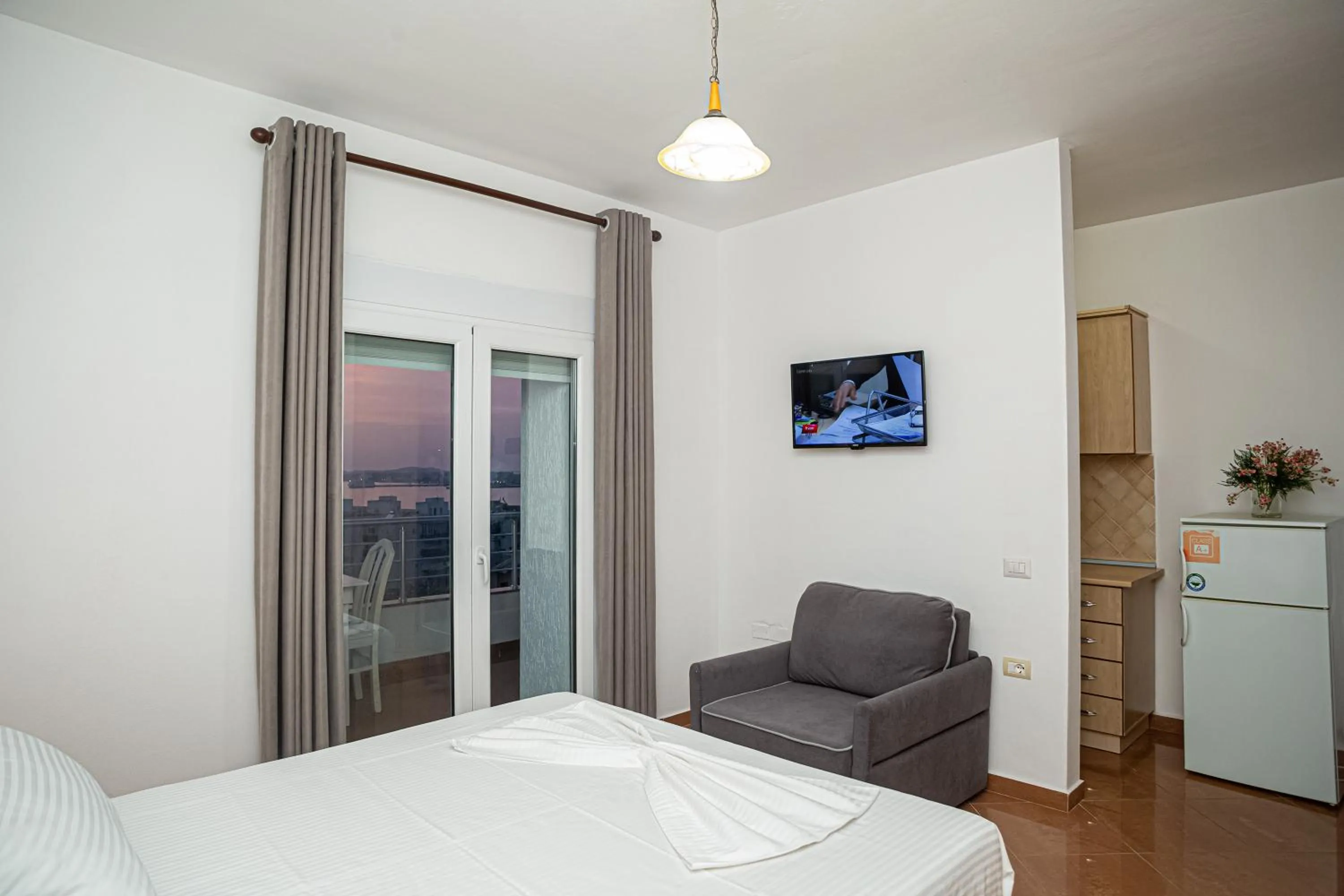 Photo of the whole room in Hotel SUNSET GL