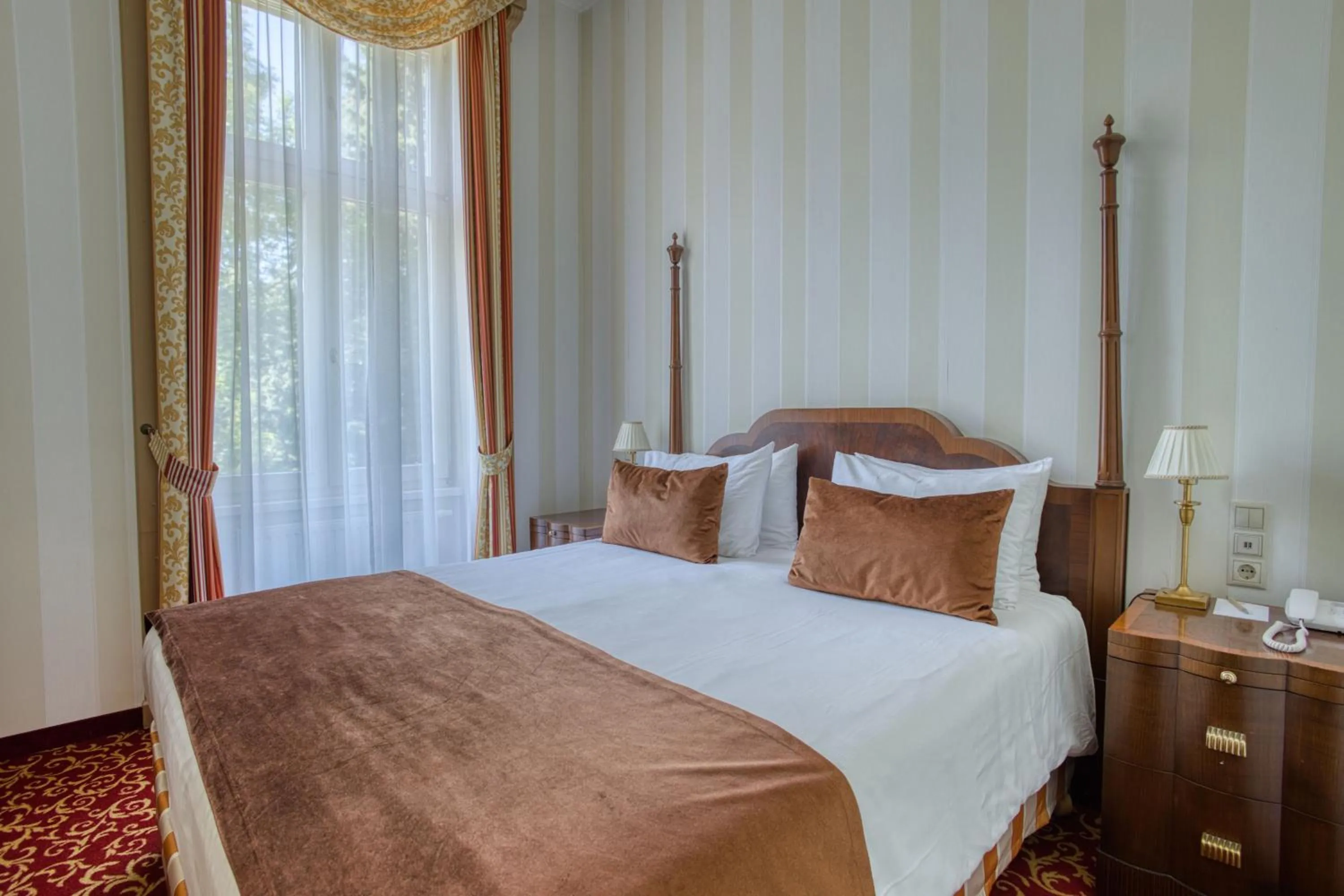 Bedroom, Bed in Ensana Grand Margaret Island