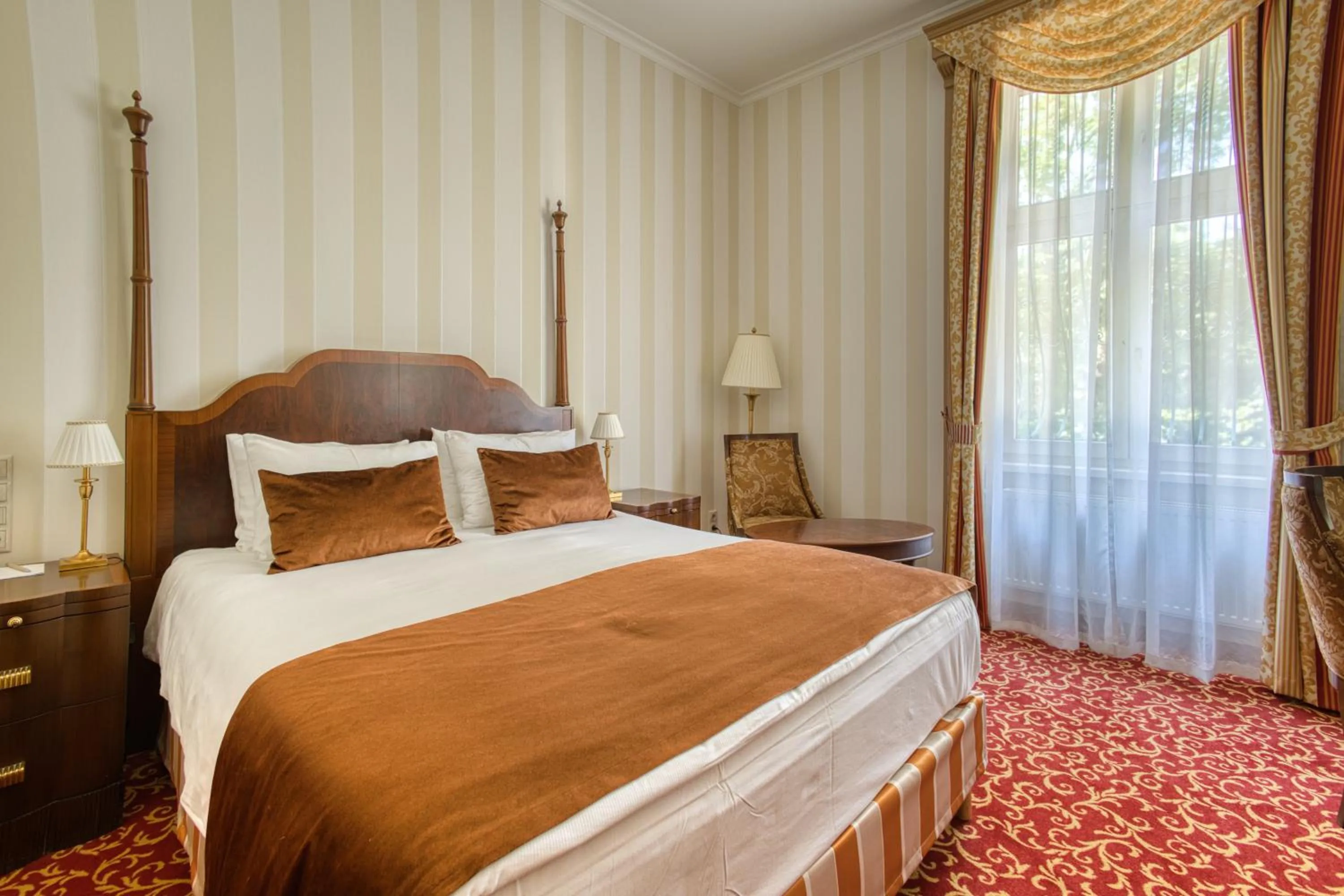 Bedroom, Bed in Ensana Grand Margaret Island