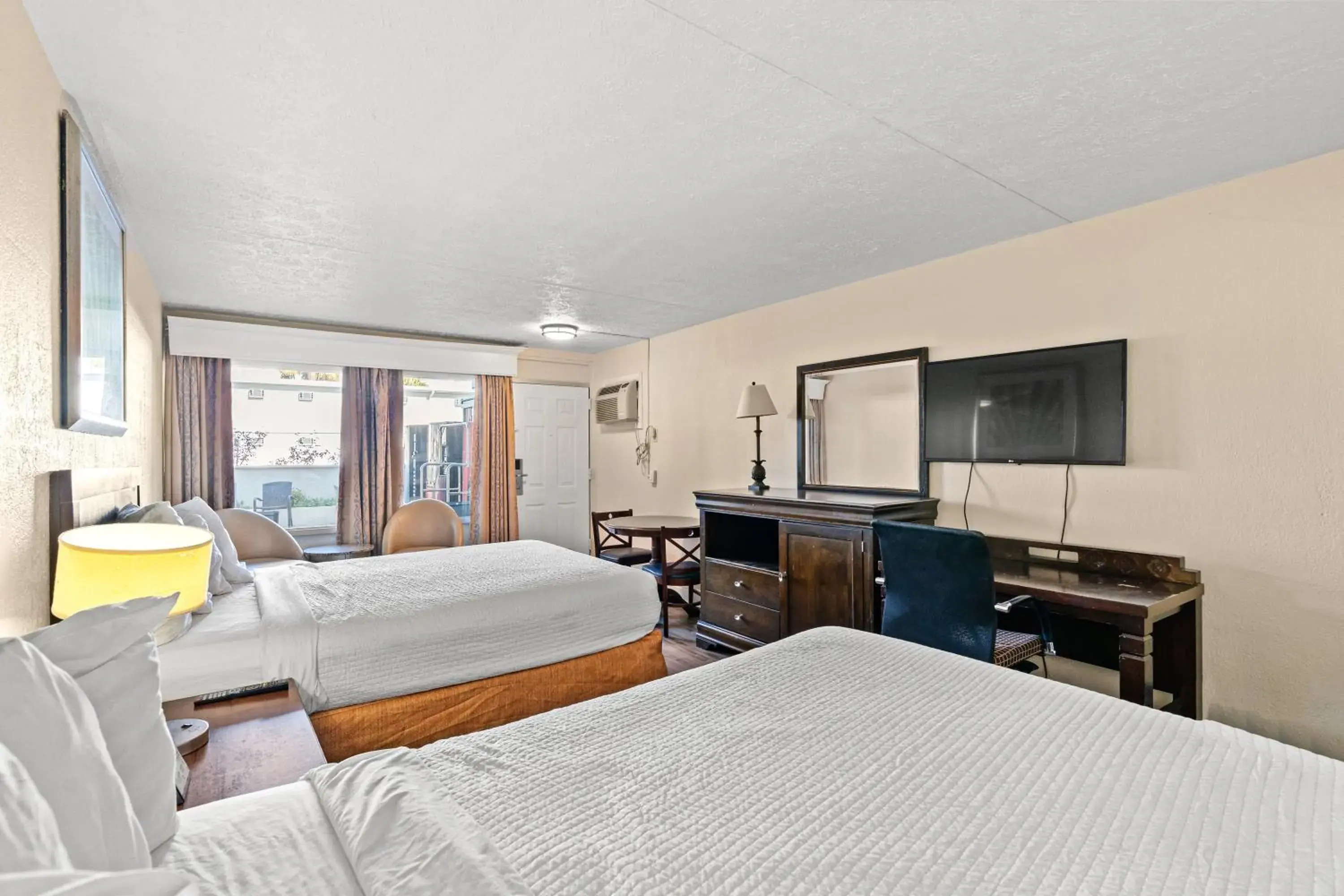 Bedroom, Bed in Ocean 5 Hotel Bedroom, Bed in Ocean 5 Hotel