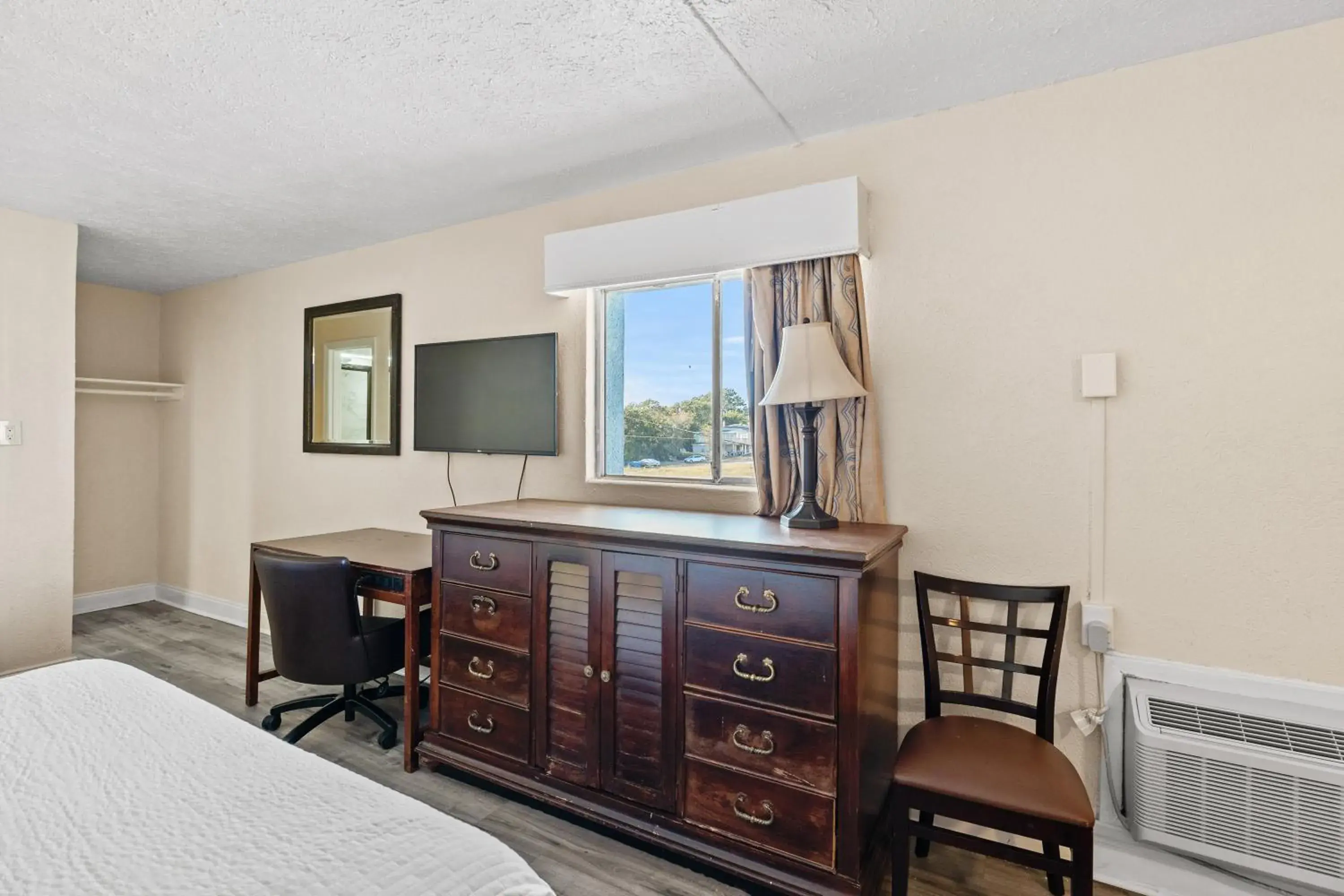 TV and multimedia, Bed in Ocean 5 Hotel TV and multimedia, Bed in Ocean 5 Hotel