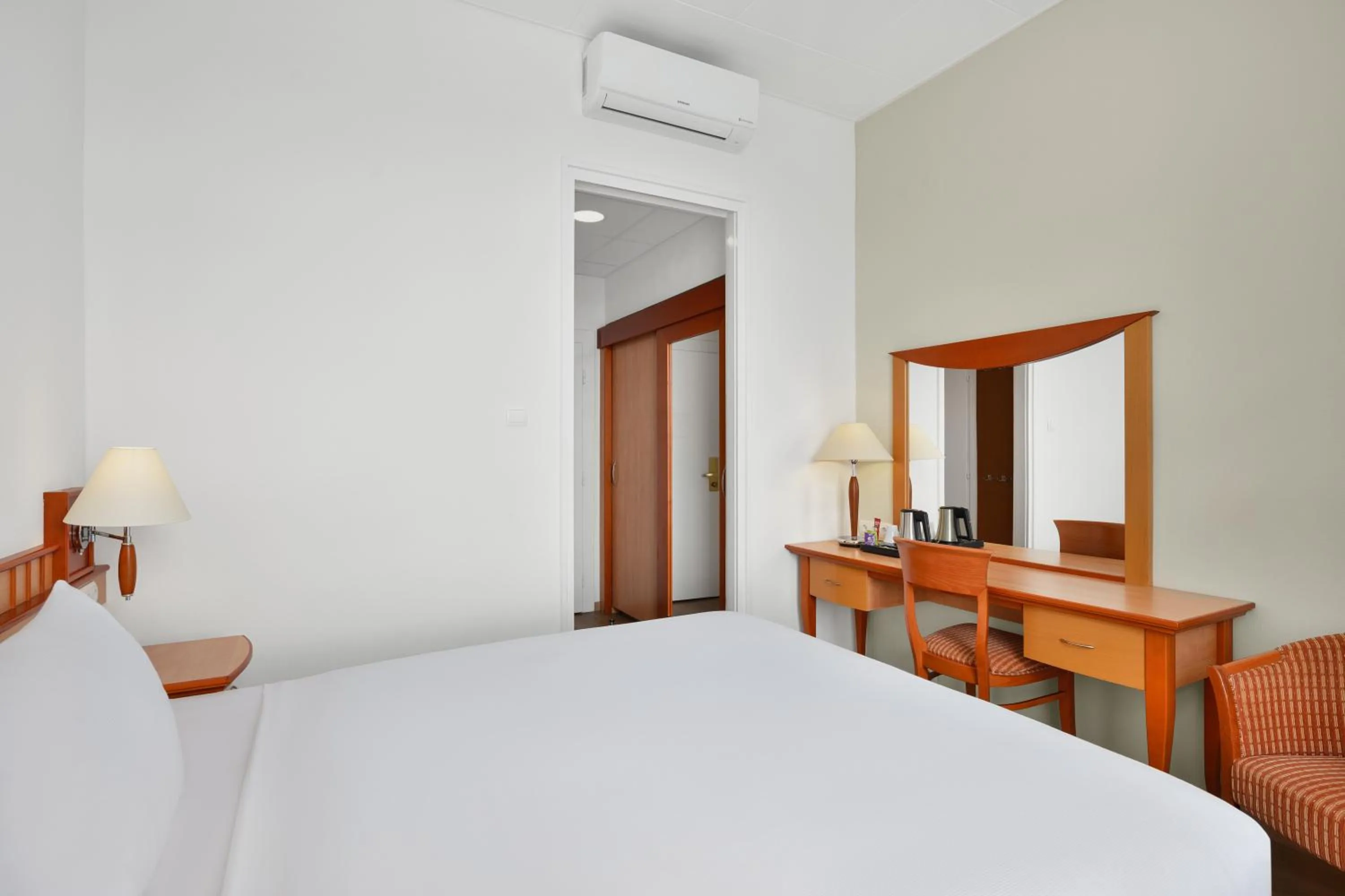 Bedroom, Bed in Danubius Hotel Raba