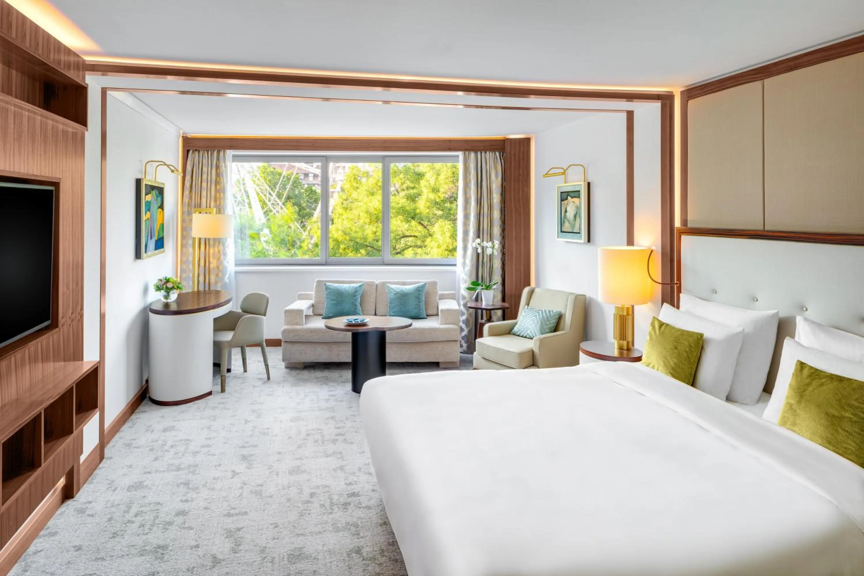 Photo of the whole room, Bed in Kempinski Hotel Corvinus Budapest