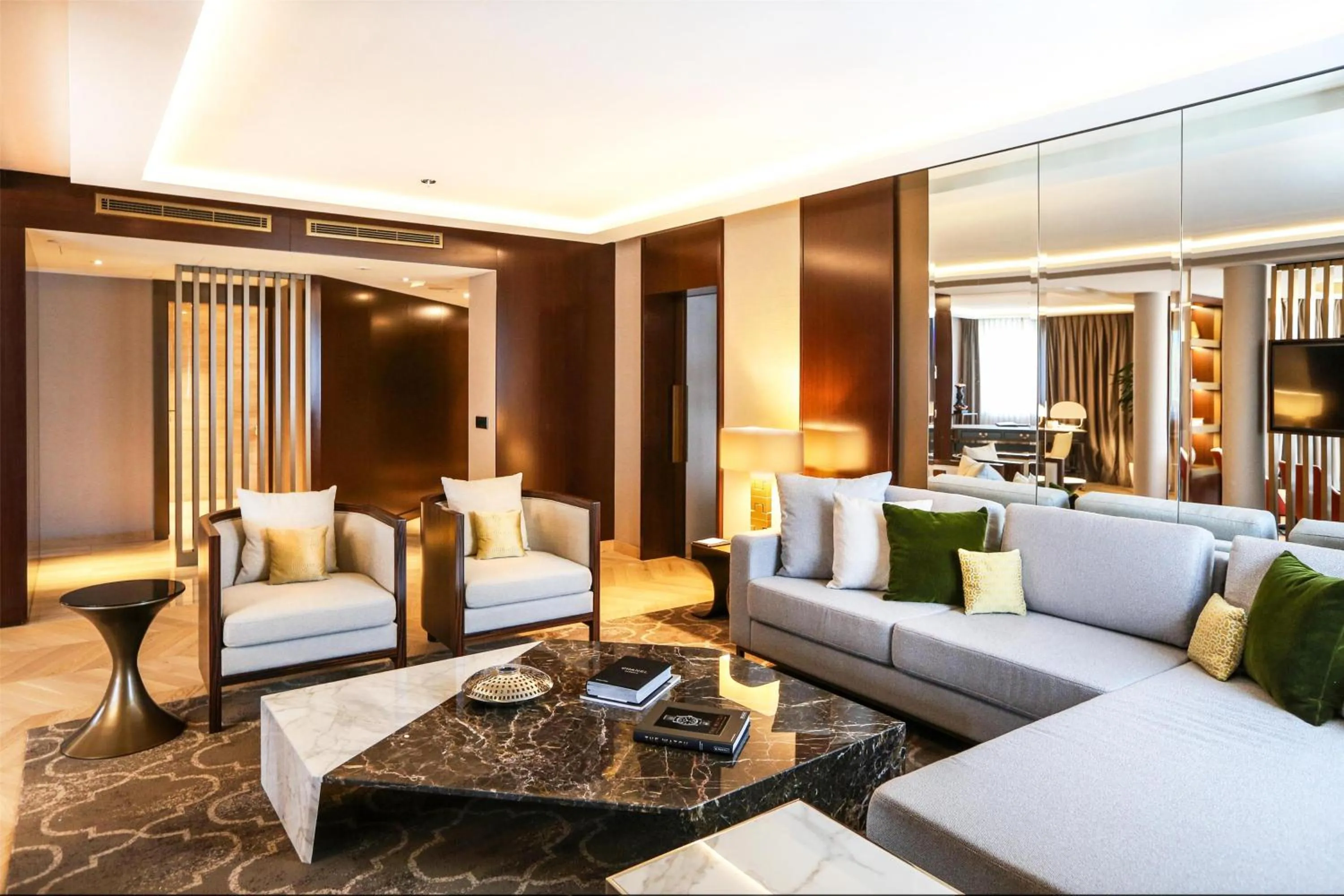 Photo of the whole room in Kempinski Hotel Corvinus Budapest