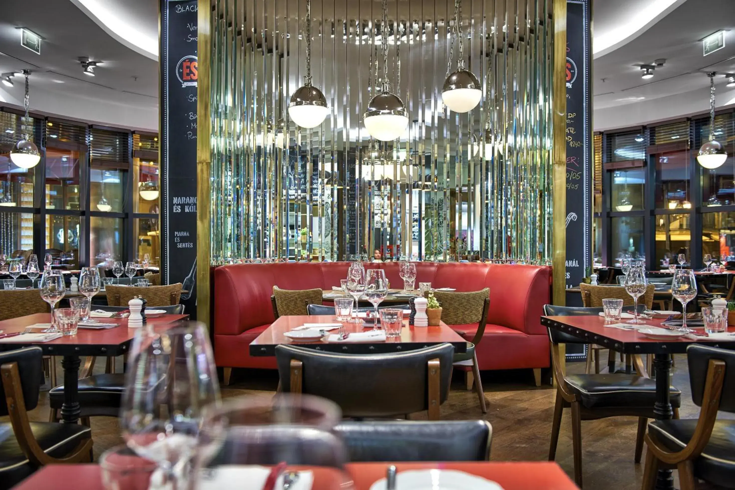 Restaurant/places to eat in Kempinski Hotel Corvinus Budapest Restaurant/places to eat in Kempinski Hotel Corvinus Budapest