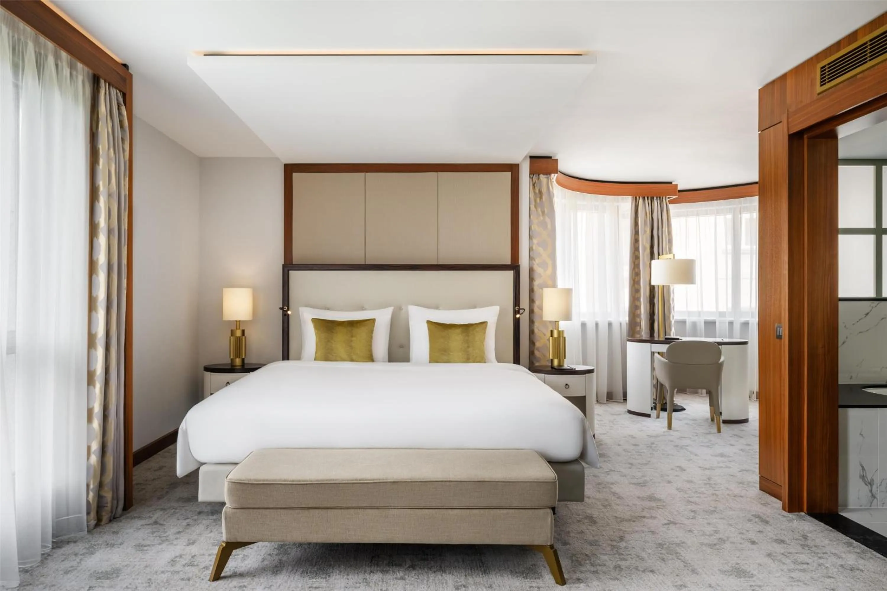 Photo of the whole room, Bed in Kempinski Hotel Corvinus Budapest