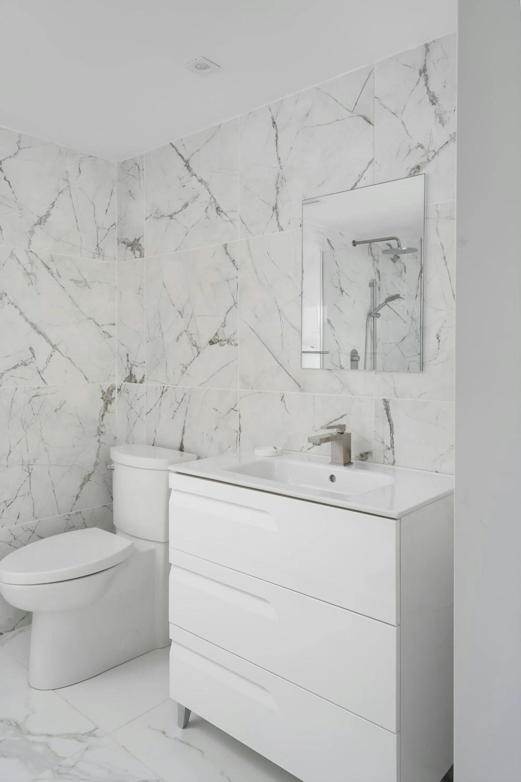 Bathroom in Sonder by Marriott Bonvoy La Galerie