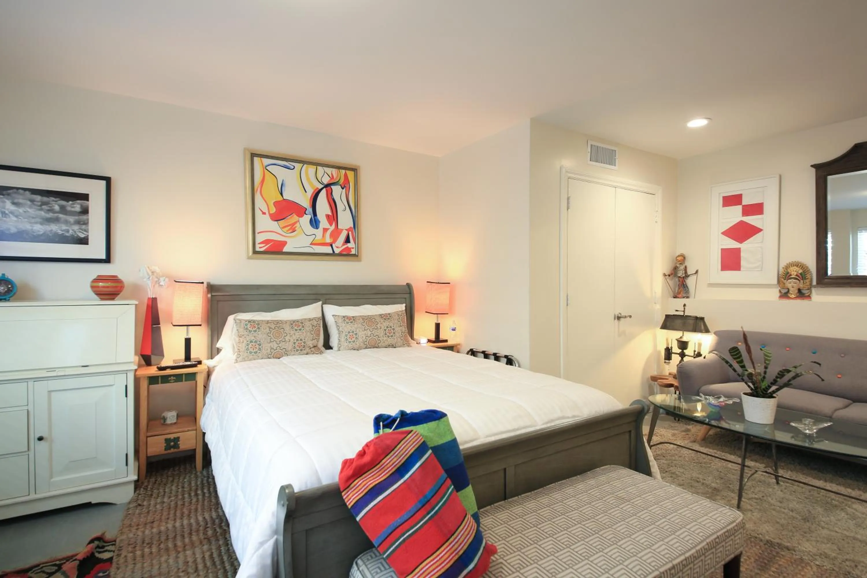 Photo of the whole room, Bed in Overlooking Marina del Rey sailboats, is Green Ginger Playa Del Rey on the bluff,