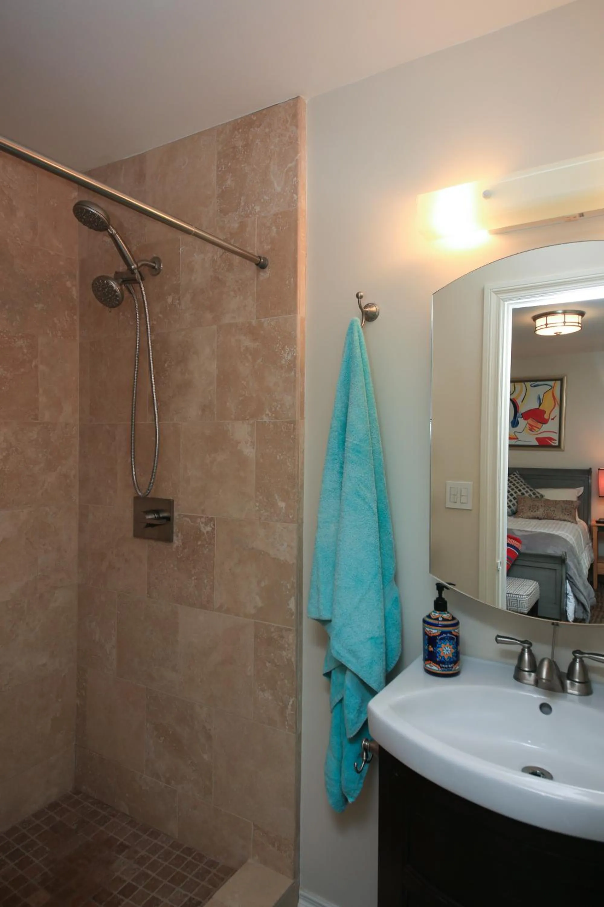 Bathroom in Overlooking Marina del Rey sailboats, is Green Ginger Playa Del Rey on the bluff,