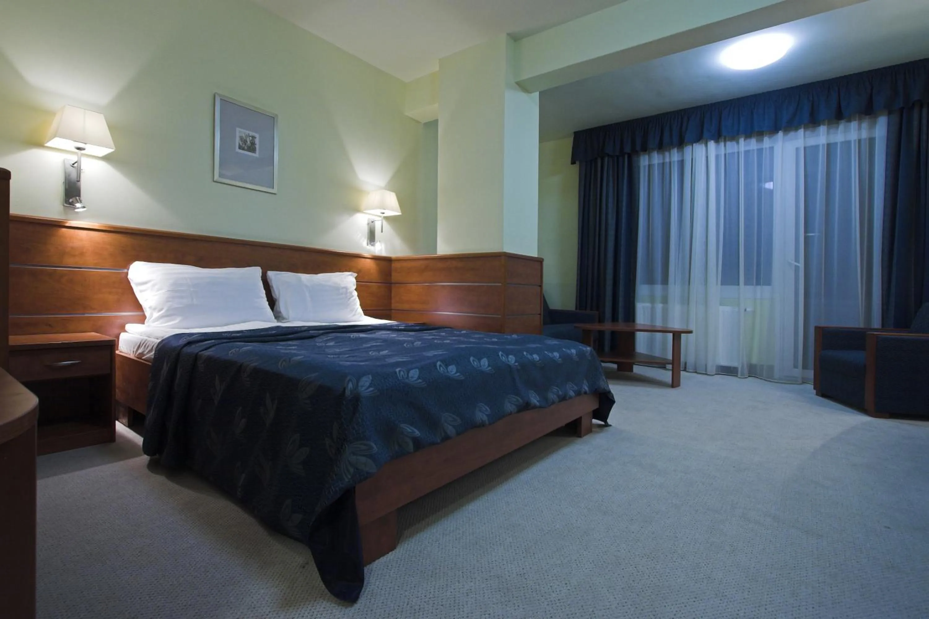 Bed in Benczur Hotel