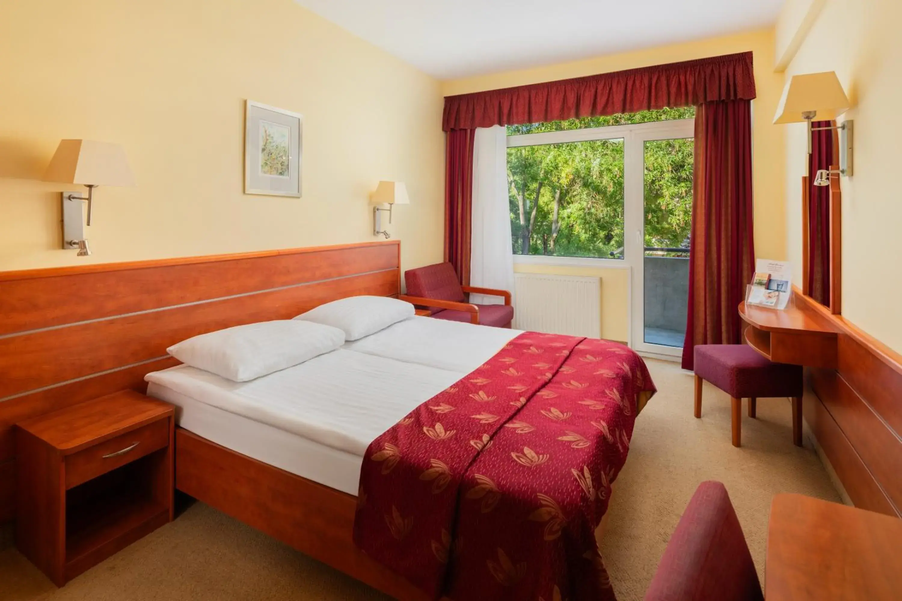 Photo of the whole room, Bed in Benczur Hotel Photo of the whole room, Bed in Benczur Hotel