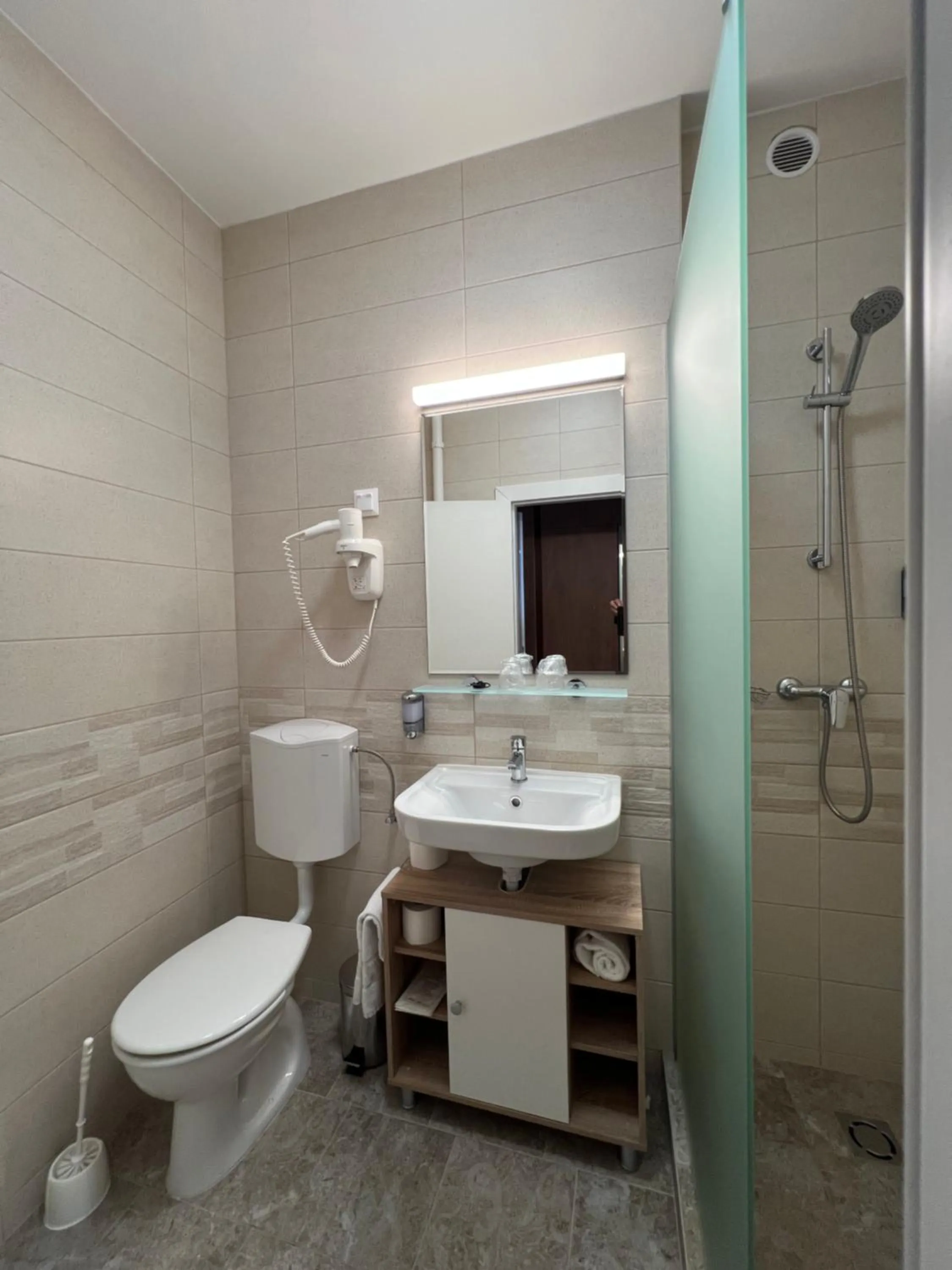 Bathroom in Benczur Hotel