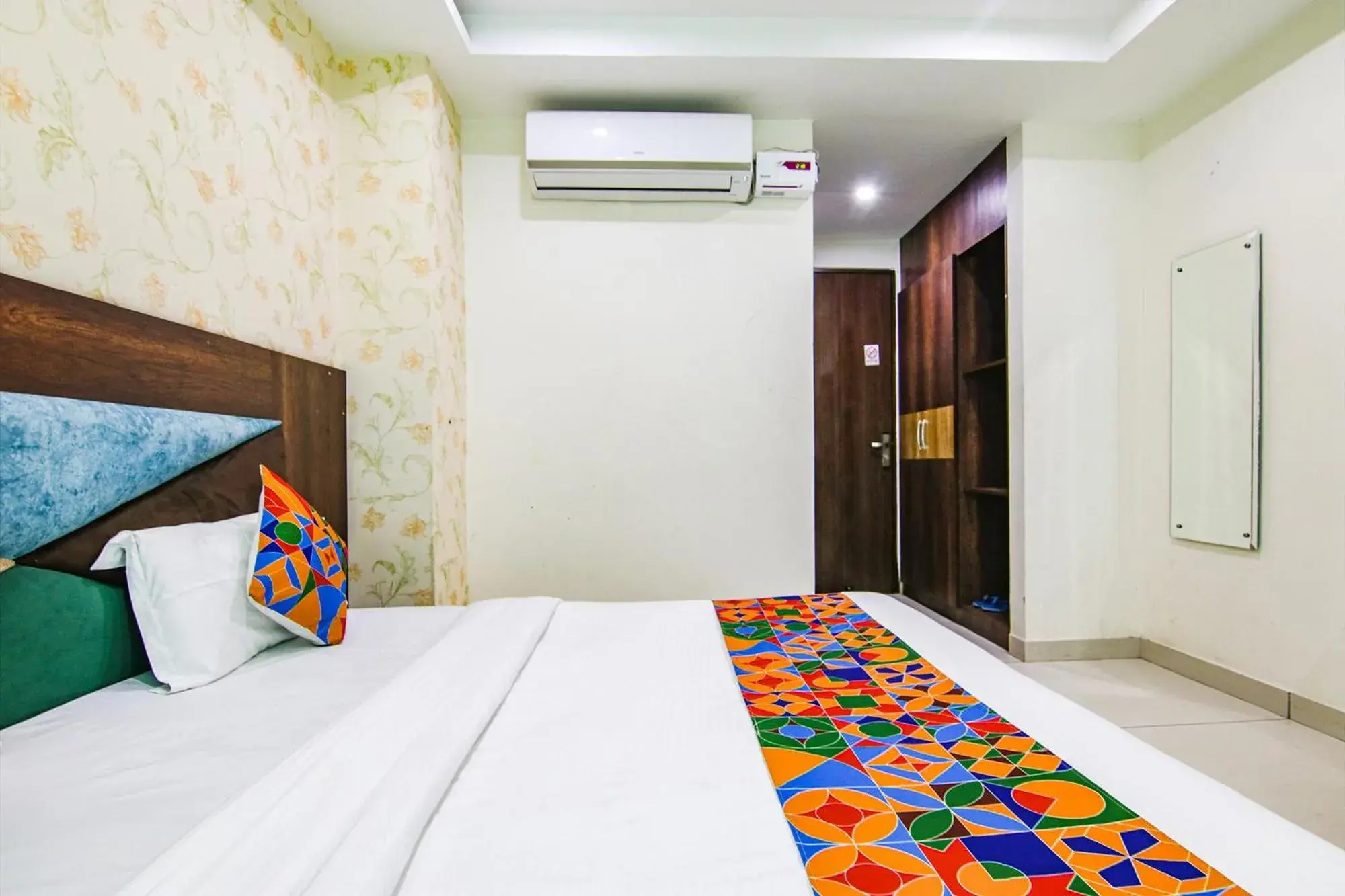 Bed in FabHotel Lime Wood Bed in FabHotel Lime Wood