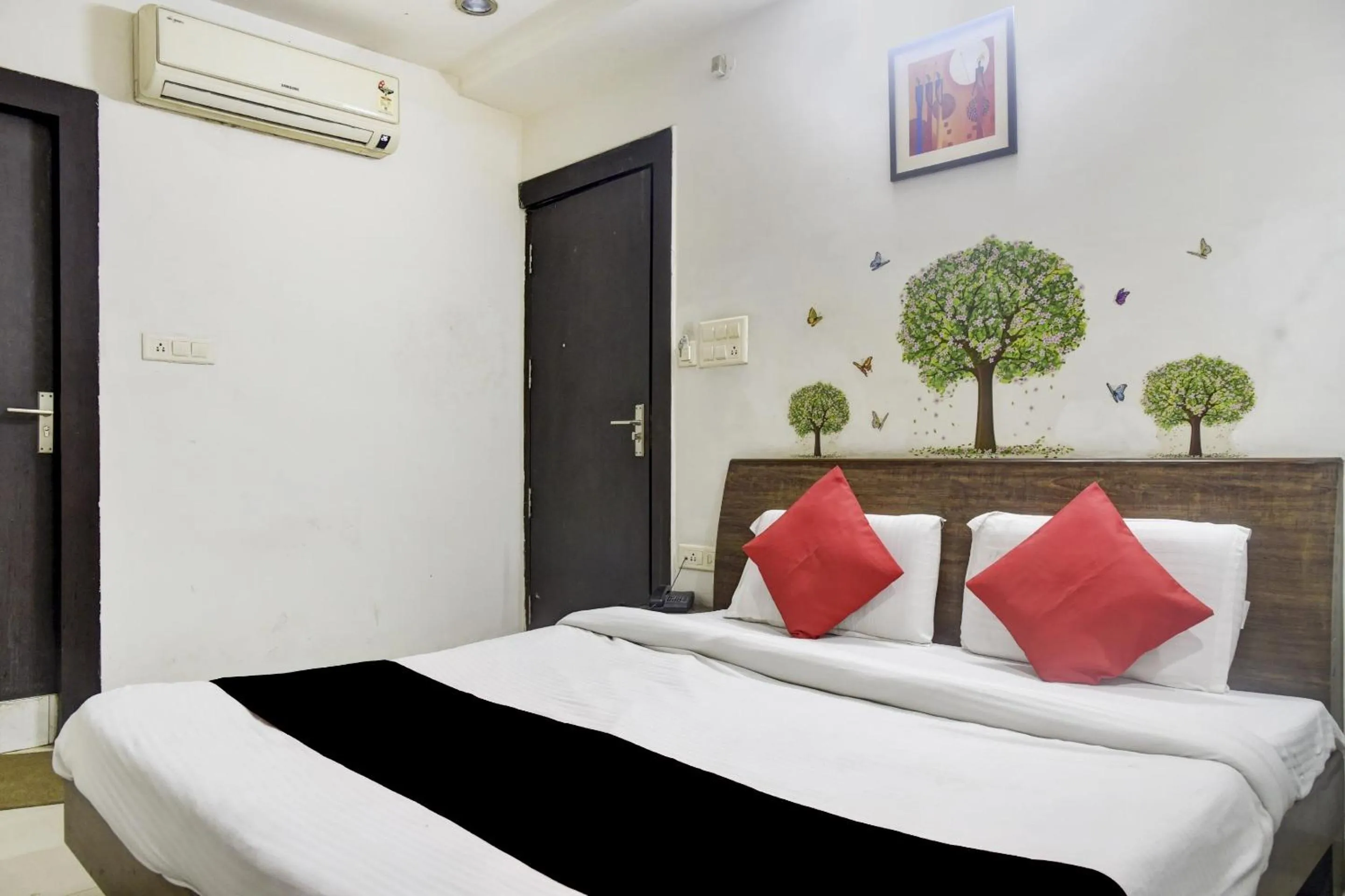 Bedroom, Bed in Hotel O Aditya Palace