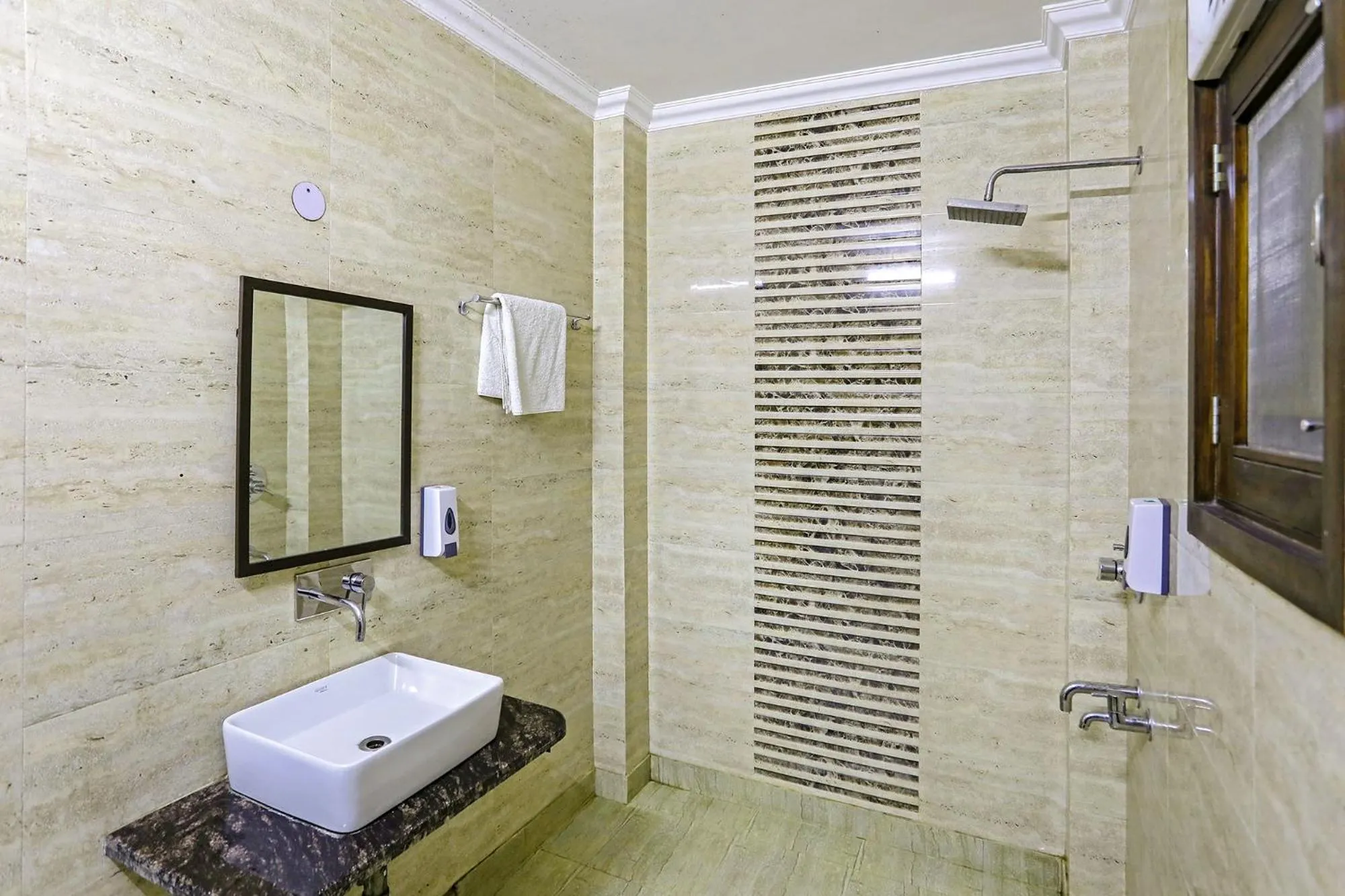 Bathroom in FabHotel White House BNB - Nr Yashobhoomi Convention Centre