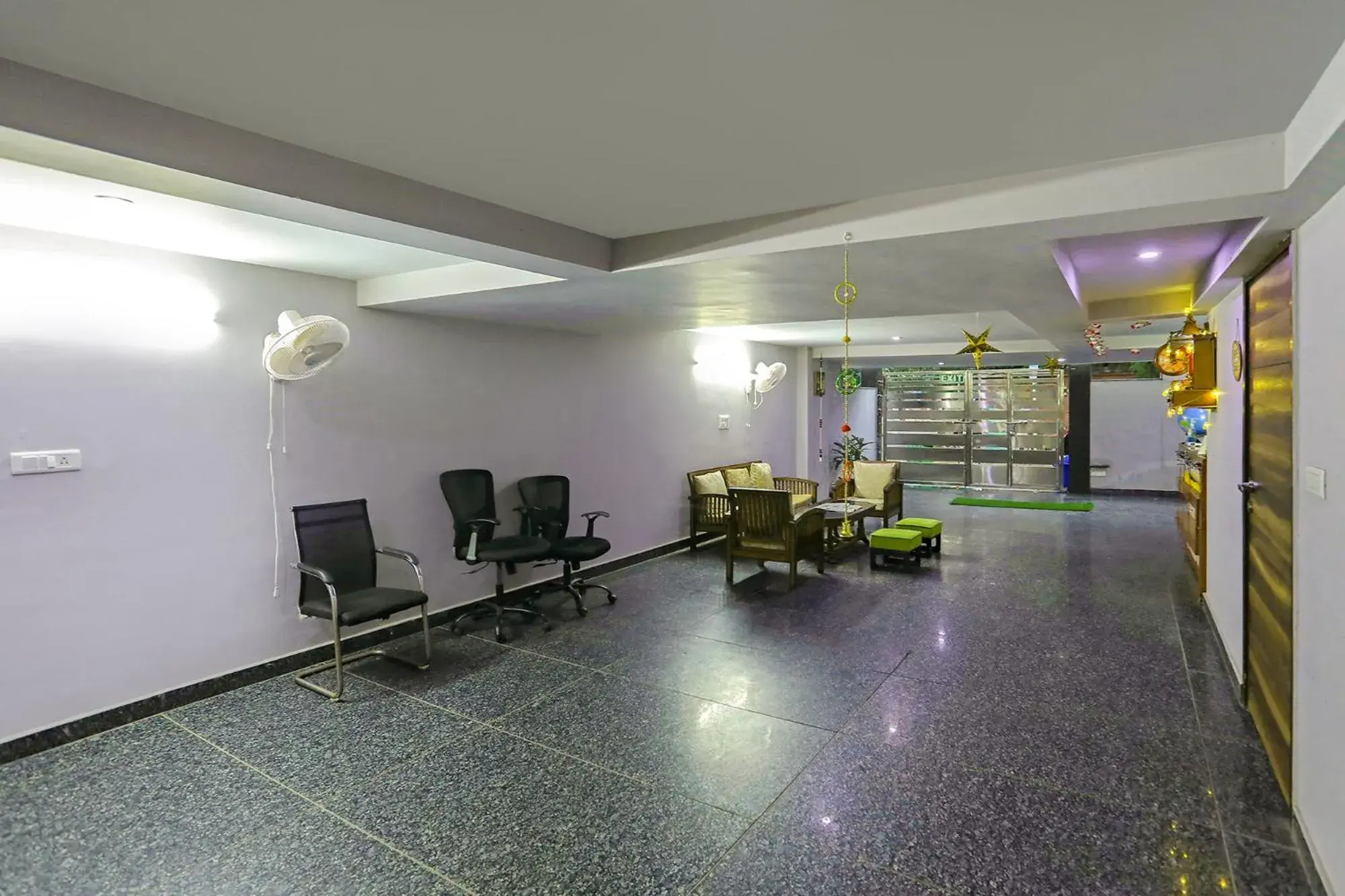 Lobby or reception in FabHotel White House BNB - Nr Yashobhoomi Convention Centre Lobby or reception in FabHotel White House BNB - Nr Yashobhoomi Convention Centre