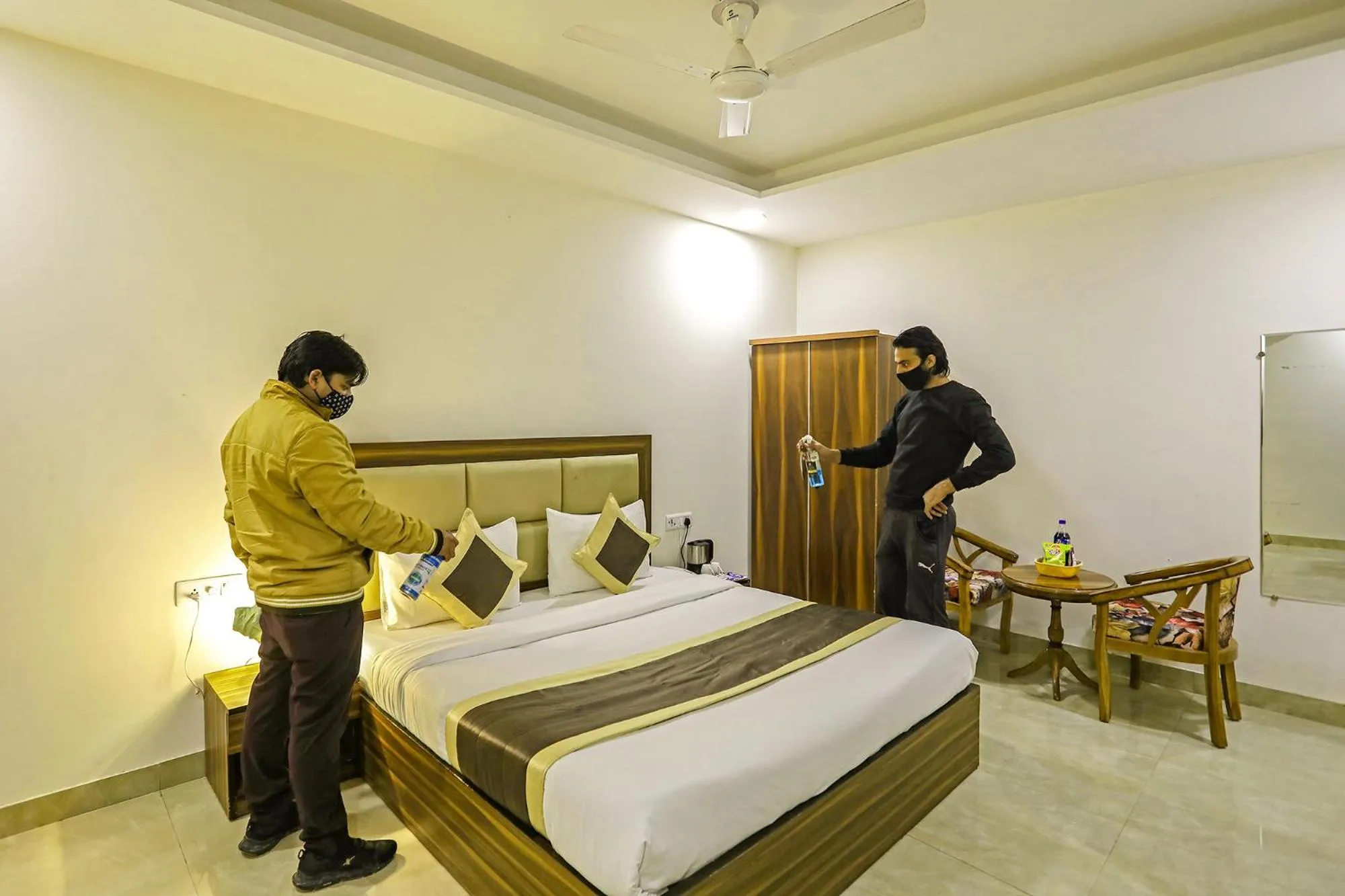 Photo of the whole room, Bed in FabHotel White House BNB - Nr Yashobhoomi Convention Centre