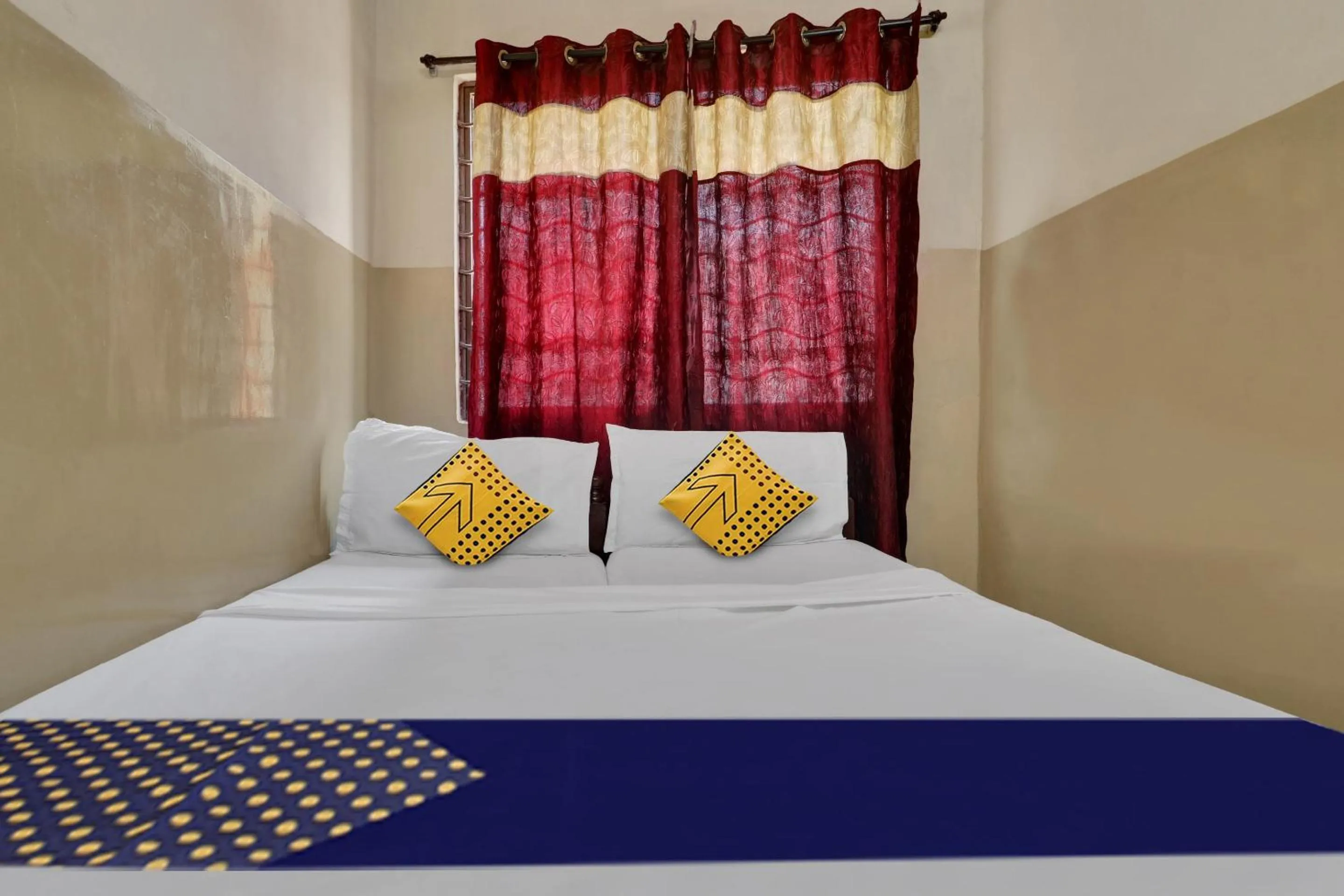 Bedroom, Bed in SPOT ON Gokul Residency Near Secunderabad Railway Station
