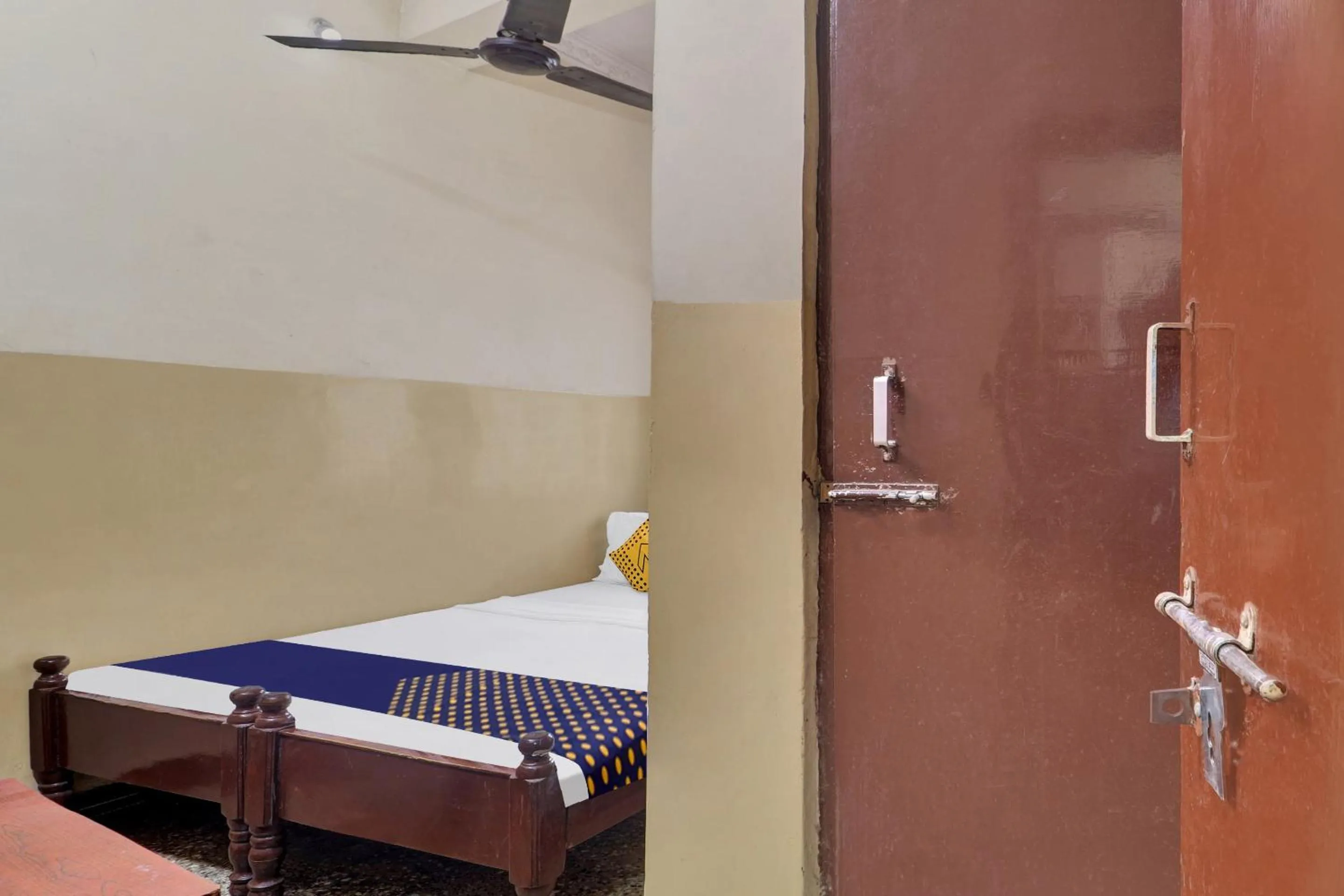 Bedroom, Bed in SPOT ON Gokul Residency Near Secunderabad Railway Station