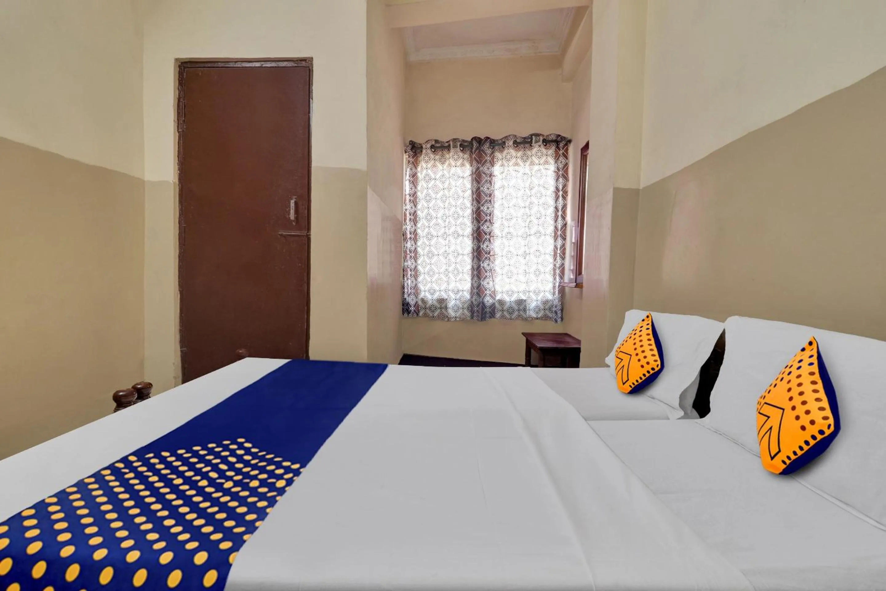 Bedroom, Bed in SPOT ON Gokul Residency Near Secunderabad Railway Station