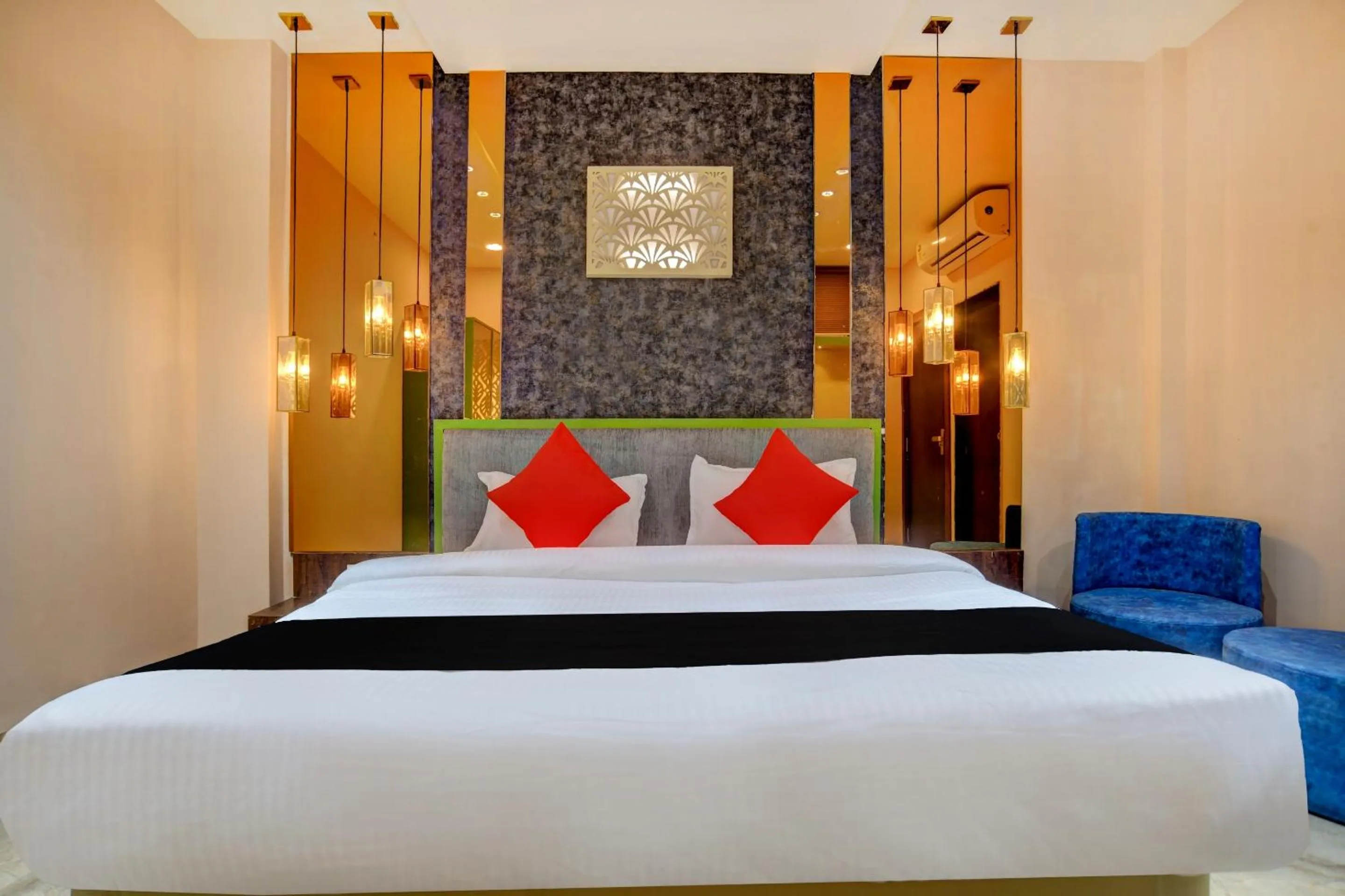 Bedroom, Bed in Capital O Abri Krishna