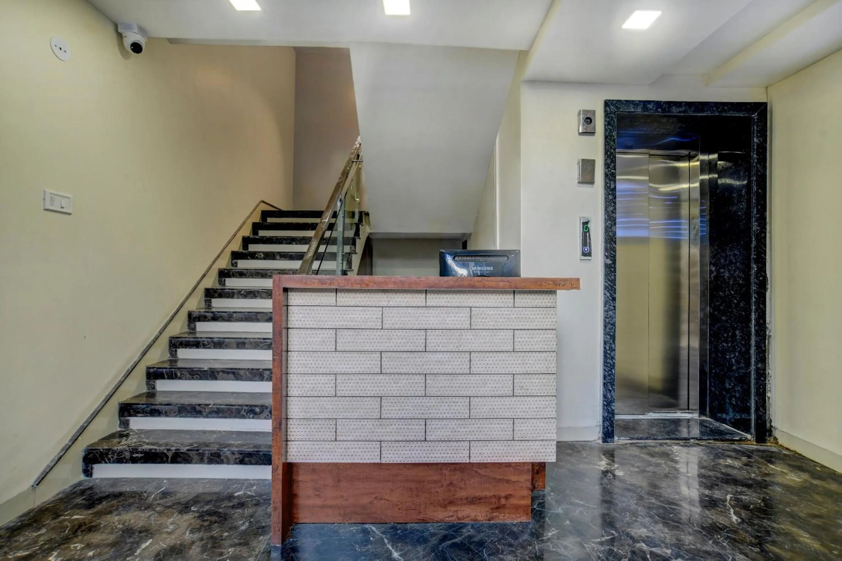 Lobby or reception in Capital O Abri Krishna