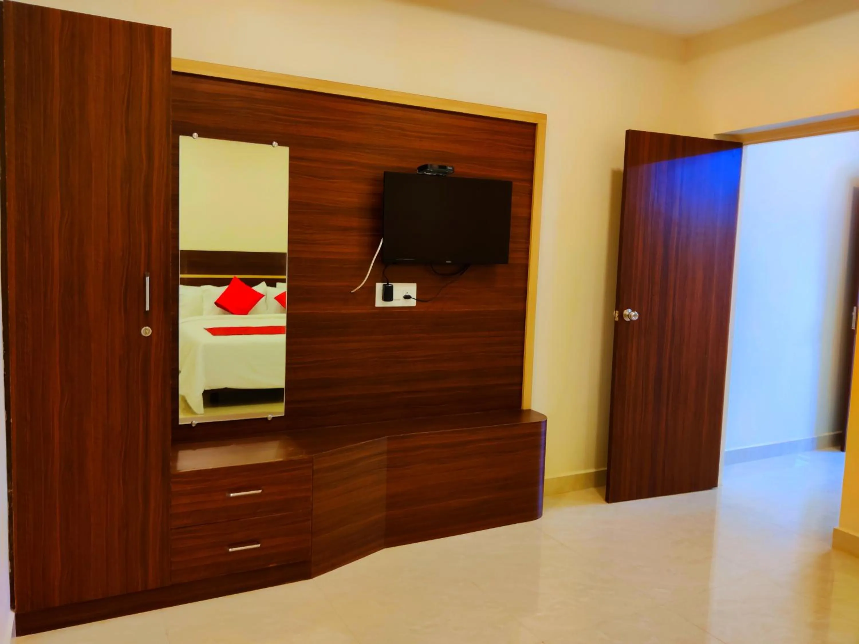 TV and multimedia in THAAI RESIDENCY