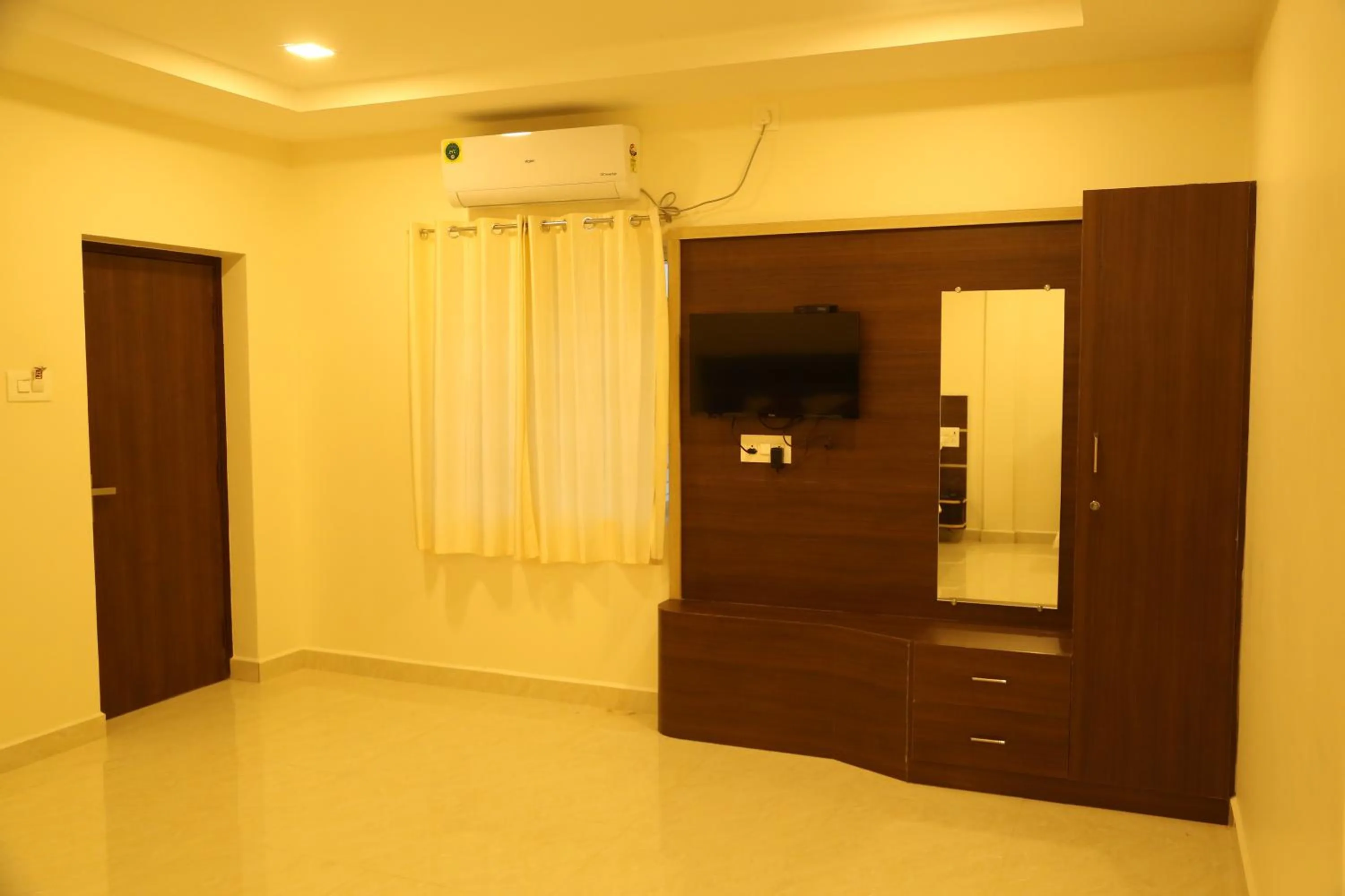 TV and multimedia in THAAI RESIDENCY