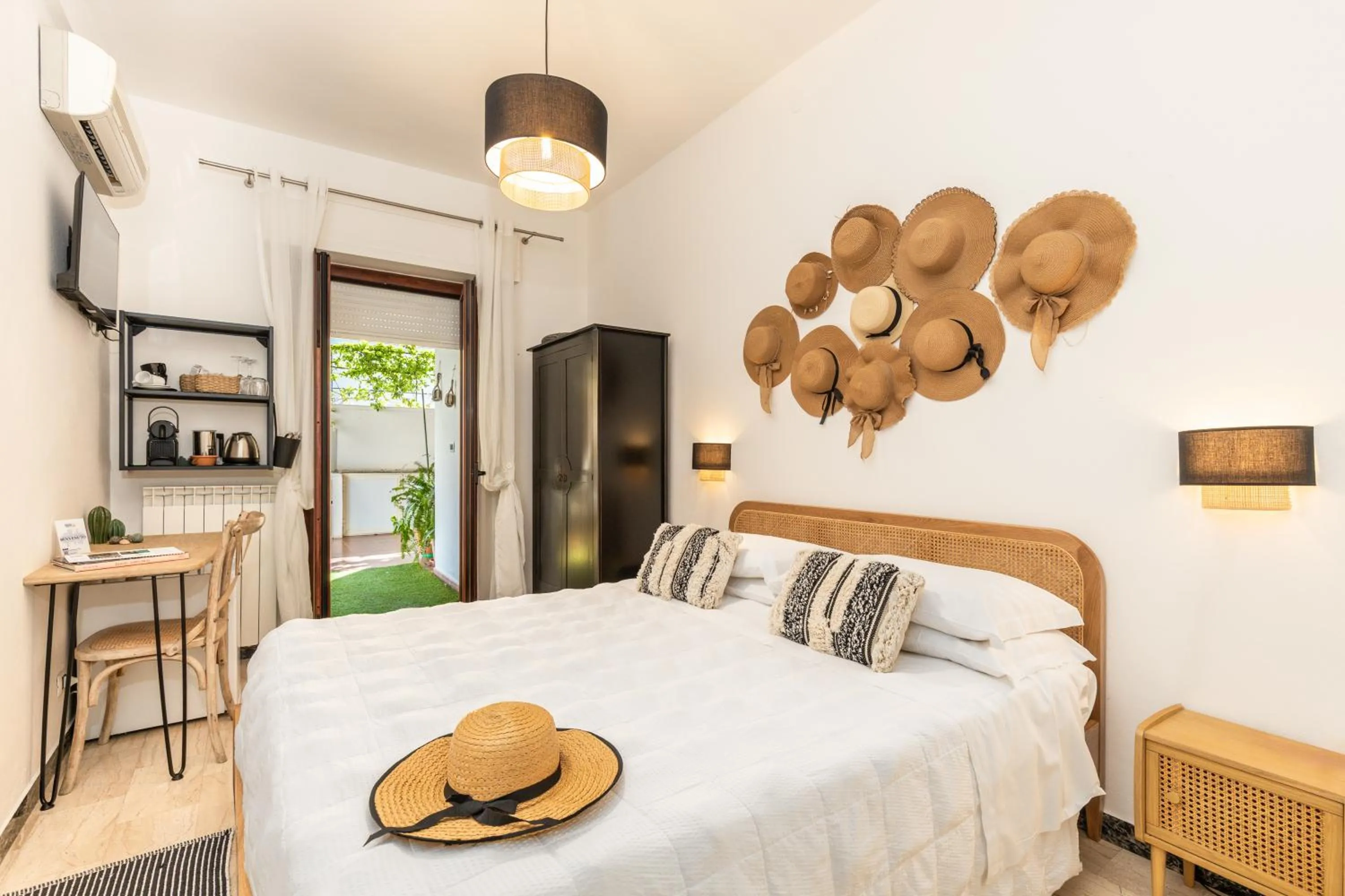 Bed in B&B Calamoresca