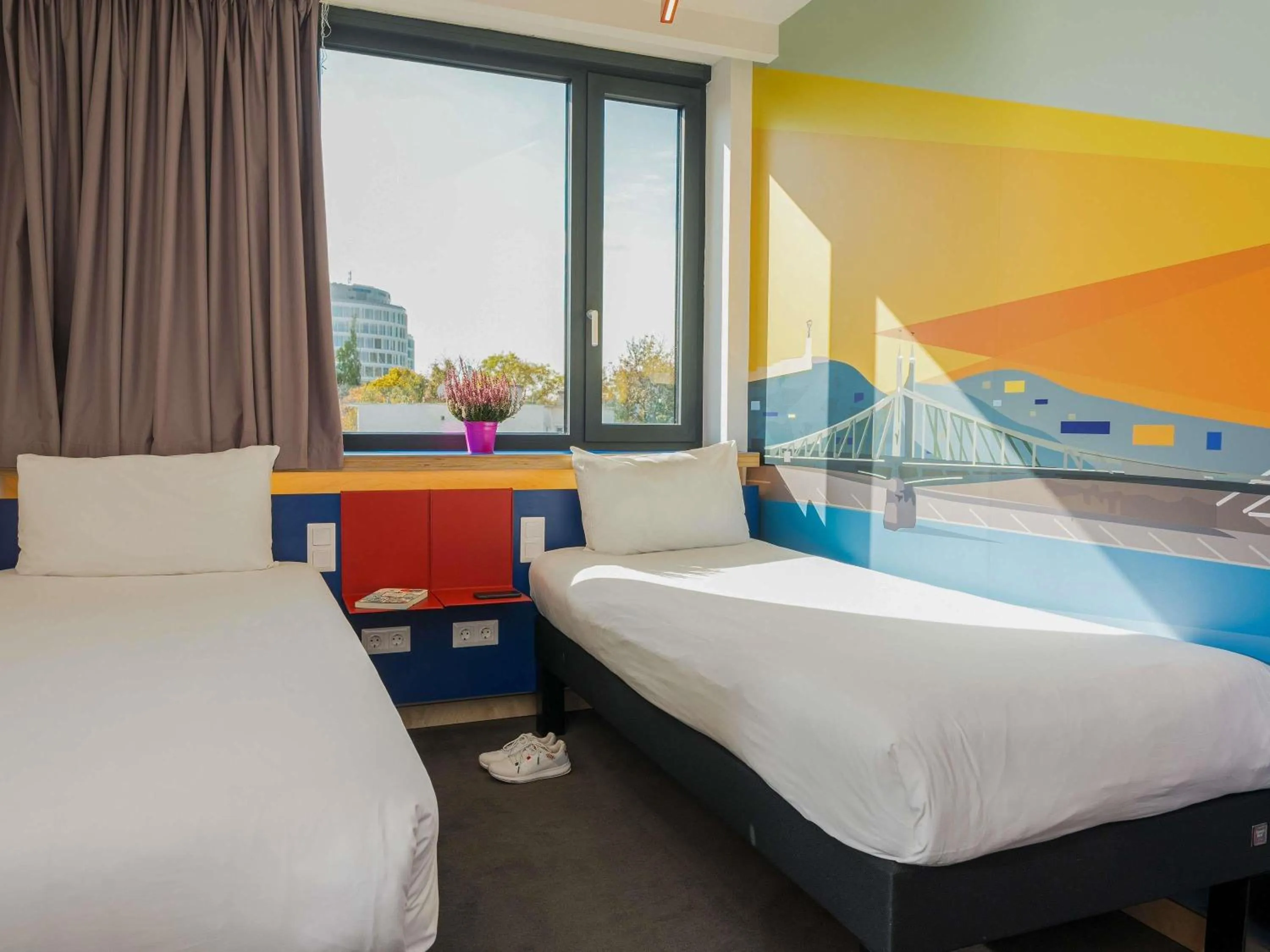 Bedroom, Bed in ibis Styles Budapest Citywest