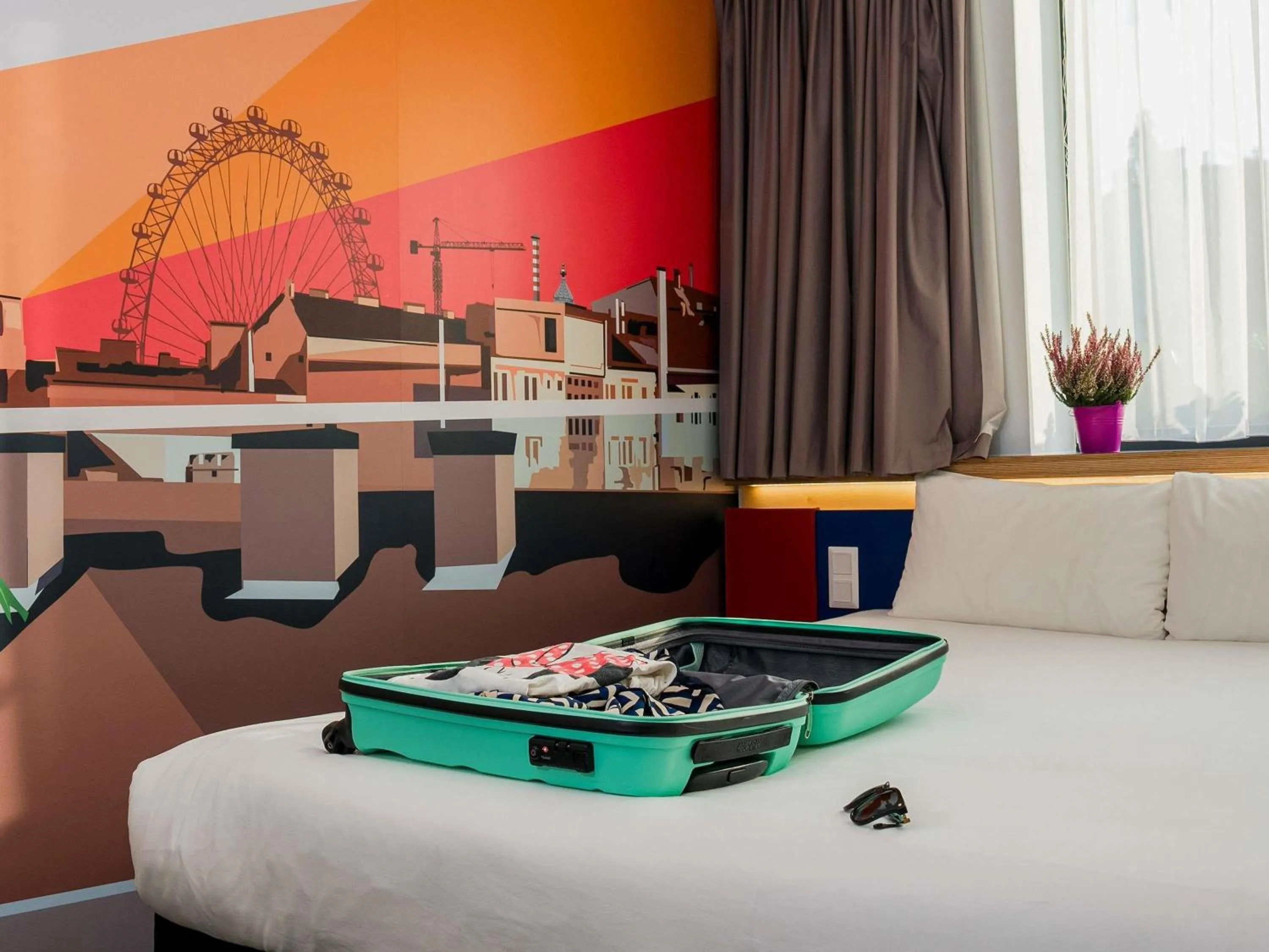 Bedroom, Bed in ibis Styles Budapest Citywest